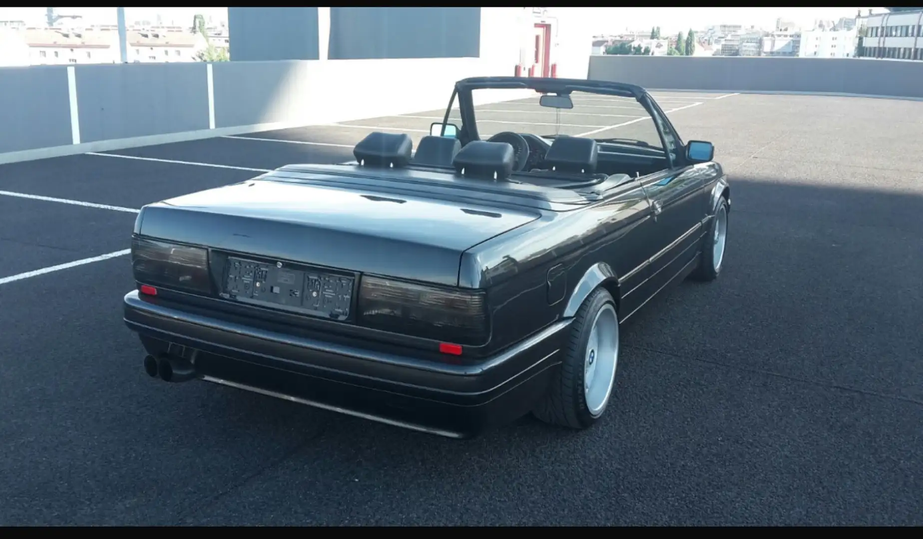 BMW 318 318i Schwarz - 2