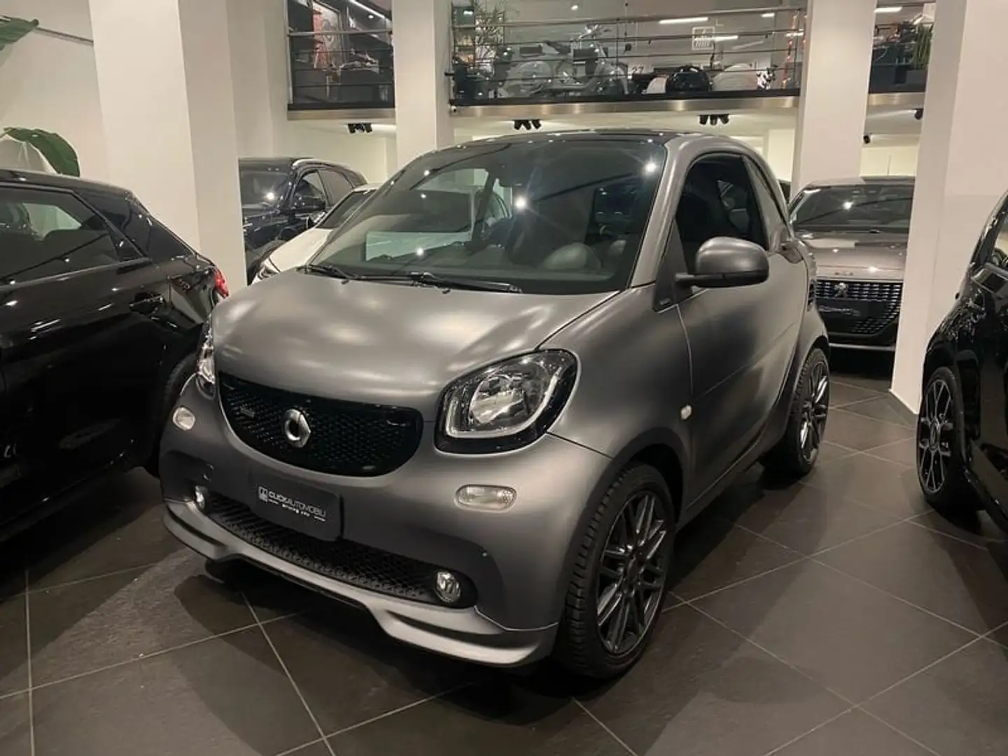 smart forTwo 90 0.9 Turbo BRABUS Style Gris - 1
