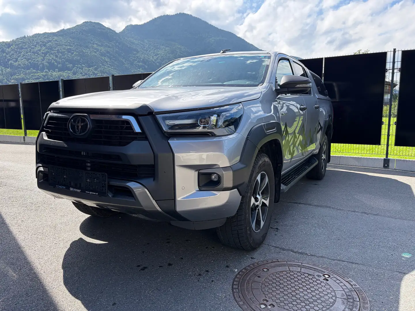Toyota Hilux Hilux DK Invincible 4WD 2,8 D-4D Aut. Invincible Silber - 1
