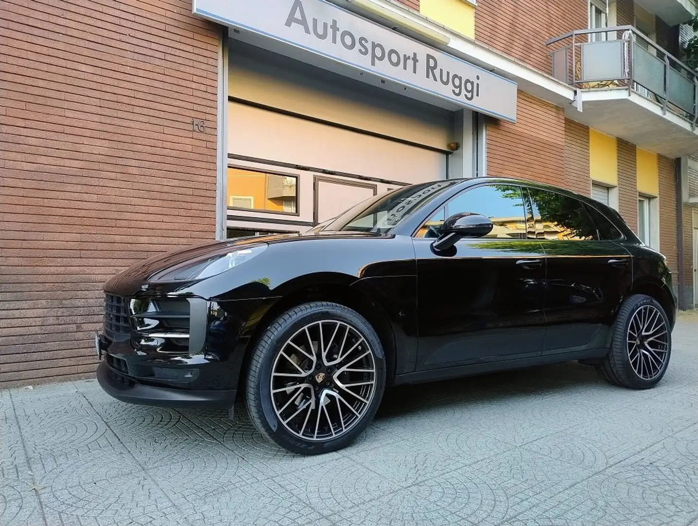 Porsche Macan Macan 2.0 245cv pdk "21 pollici" Nero - 1