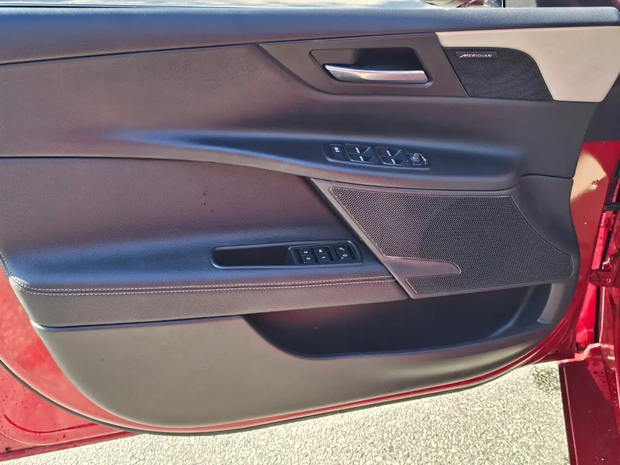 Jaguar XE снимка Jaguar XE