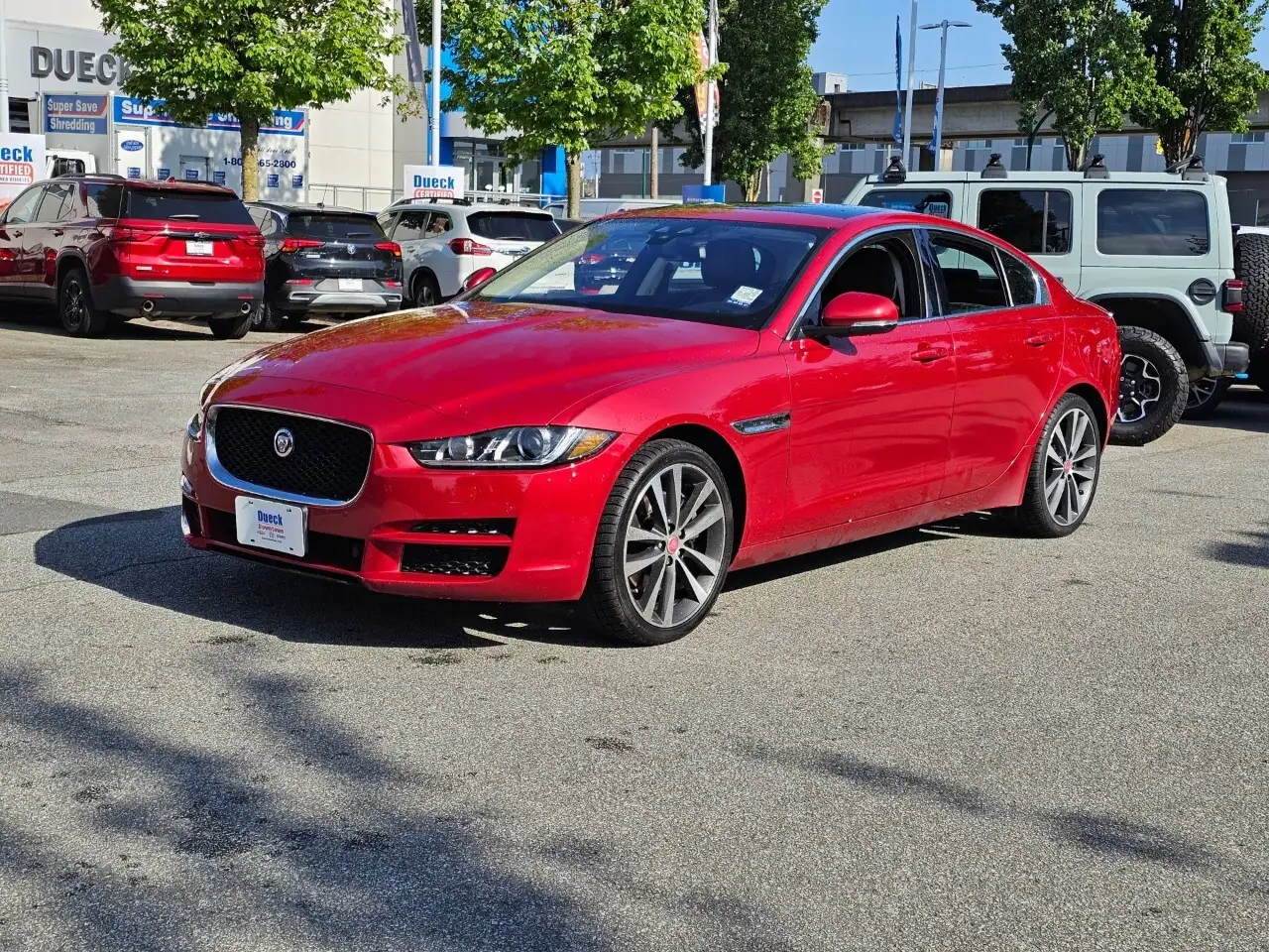 Jaguar XE снимка Jaguar XE