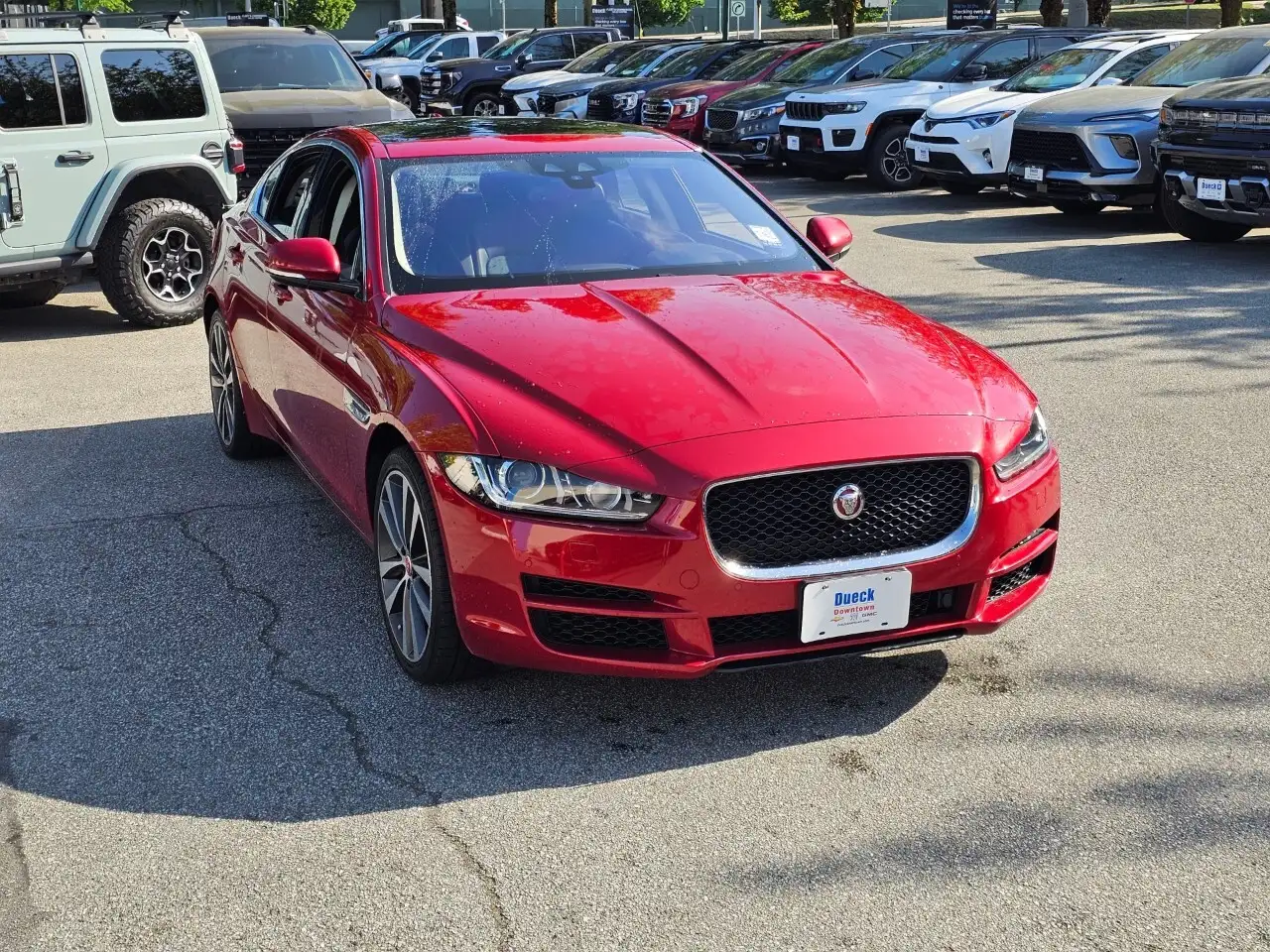 Jaguar XE снимка Jaguar XE