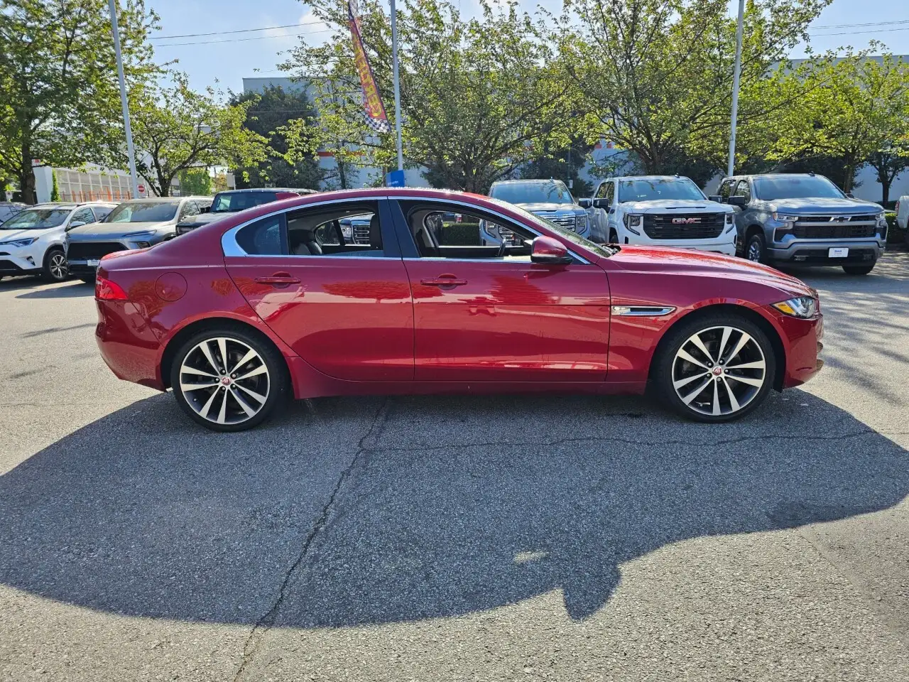 Jaguar XE снимка Jaguar XE