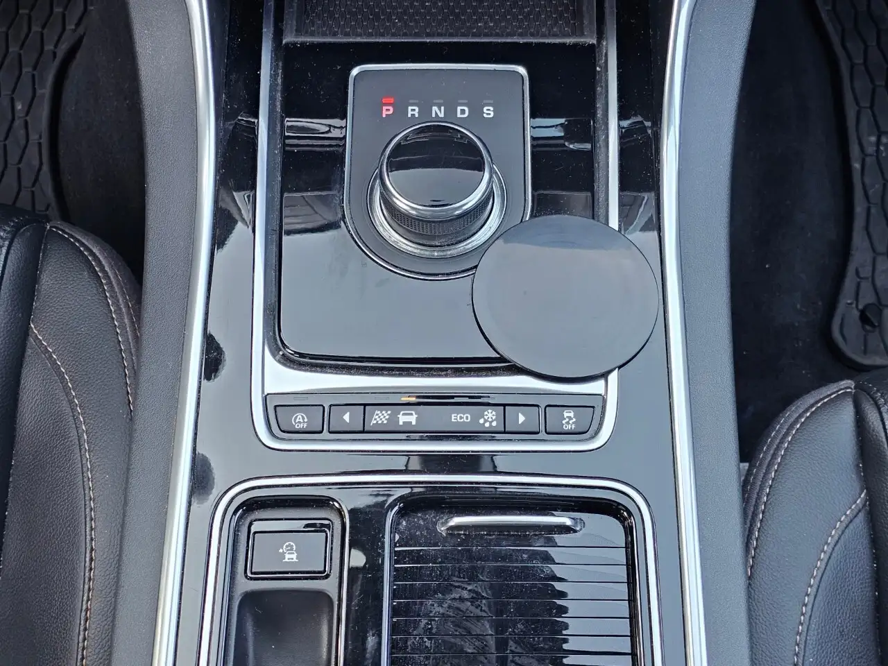 Jaguar XE снимка Jaguar XE