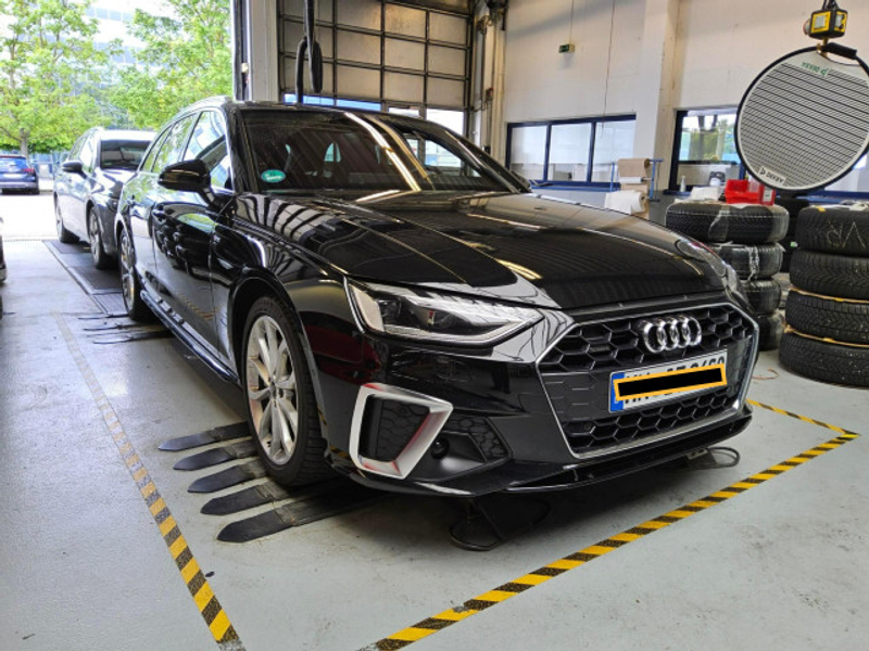 Audi A4 40TDI S line quattro NAVI MATRIX AHK VC — photo 3