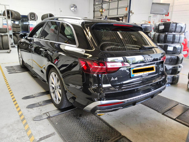 Audi A4 40TDI S line quattro NAVI MATRIX AHK VC — photo 4