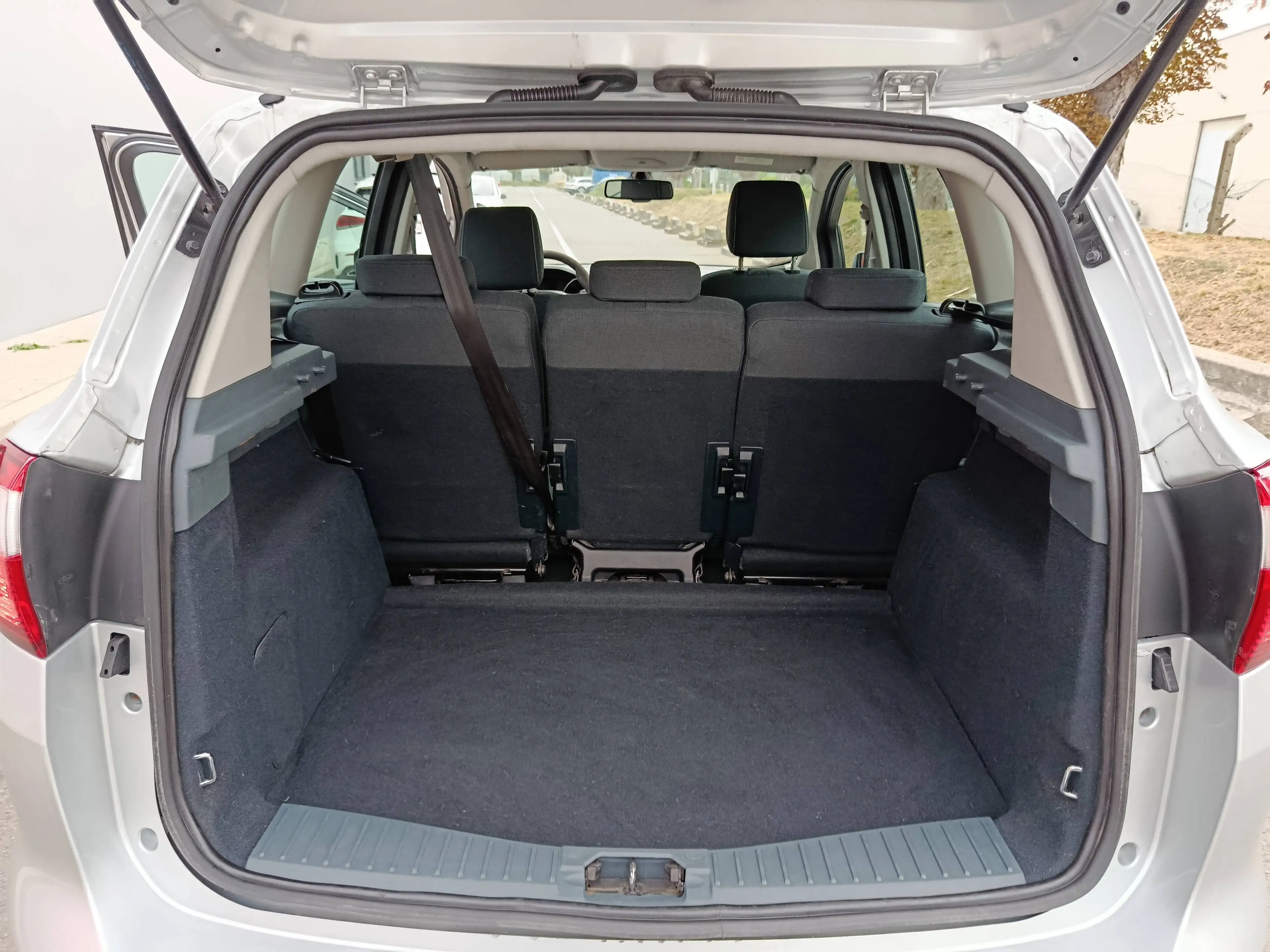 Ford C-Max C-Max 1.6 TDCi Titanium — photo 10