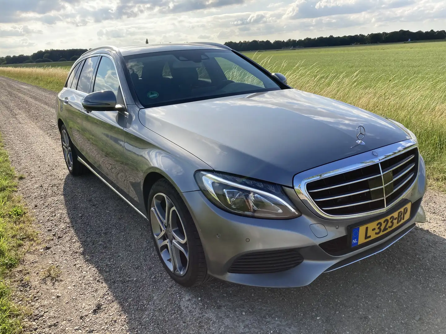 Mercedes-Benz C 250 Edition 1 / exclusive Grijs - 1