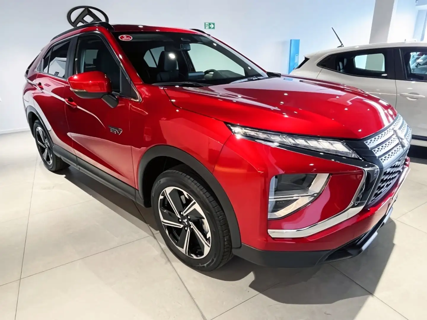 Mitsubishi Eclipse Cross PHEV Motion 4WD Červená - 1