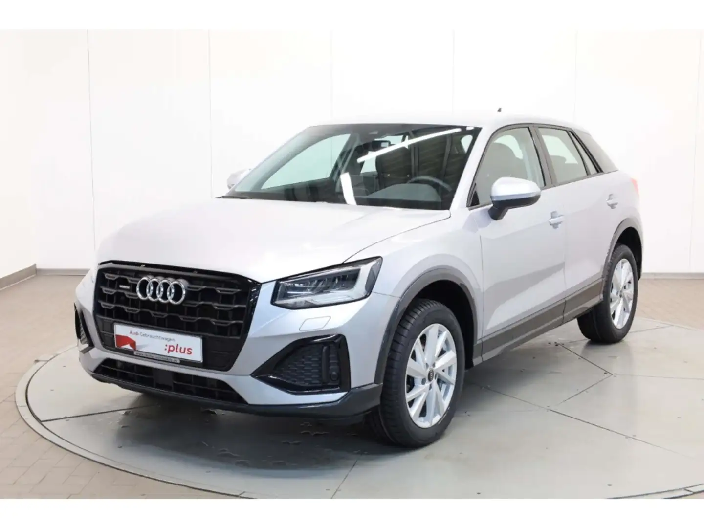 Audi Q2 40 TFSI quattro advanced Silber - 2