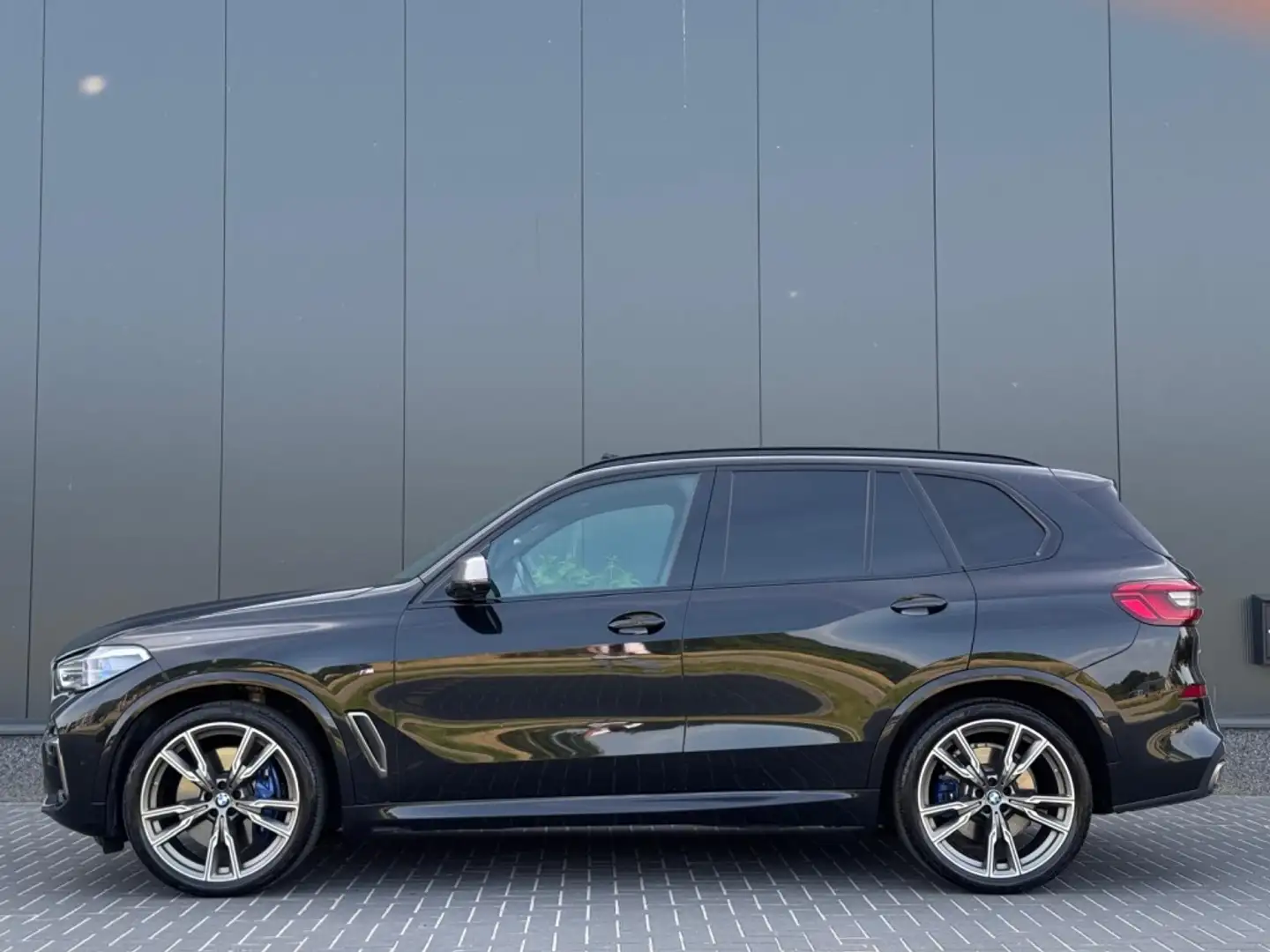BMW X5 M50d M PACK M20 FULL OPTIES SKY LOUNGE PANO NAVI C Zwart - 2