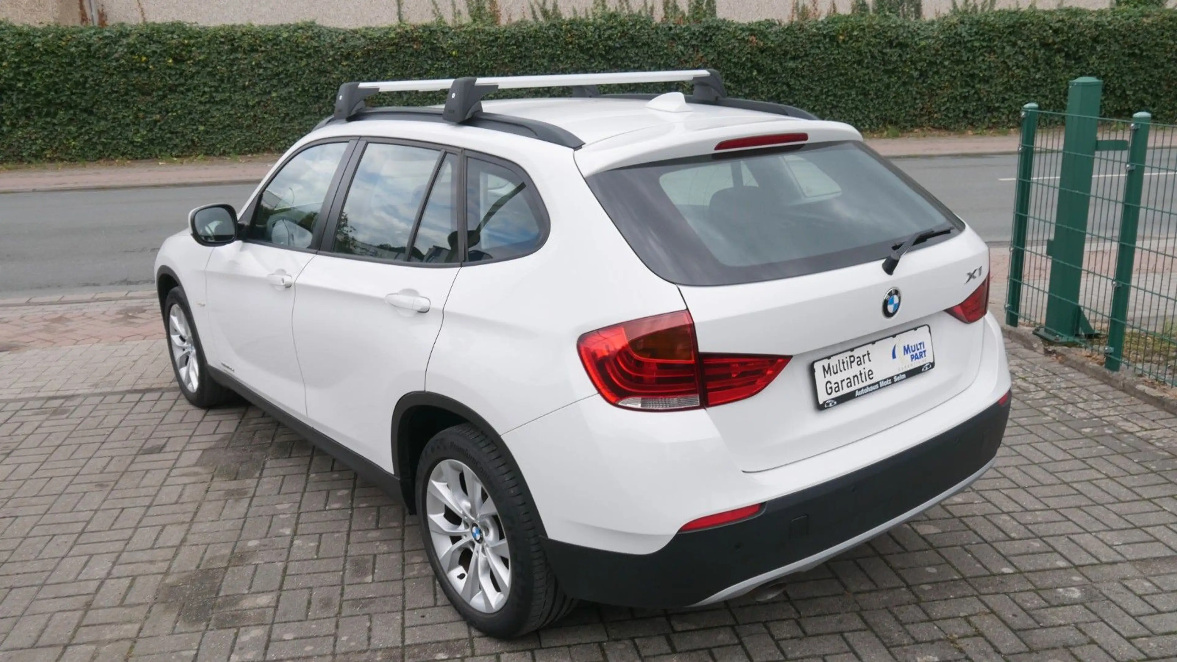 BMW X1 sDrive18d — photo 8