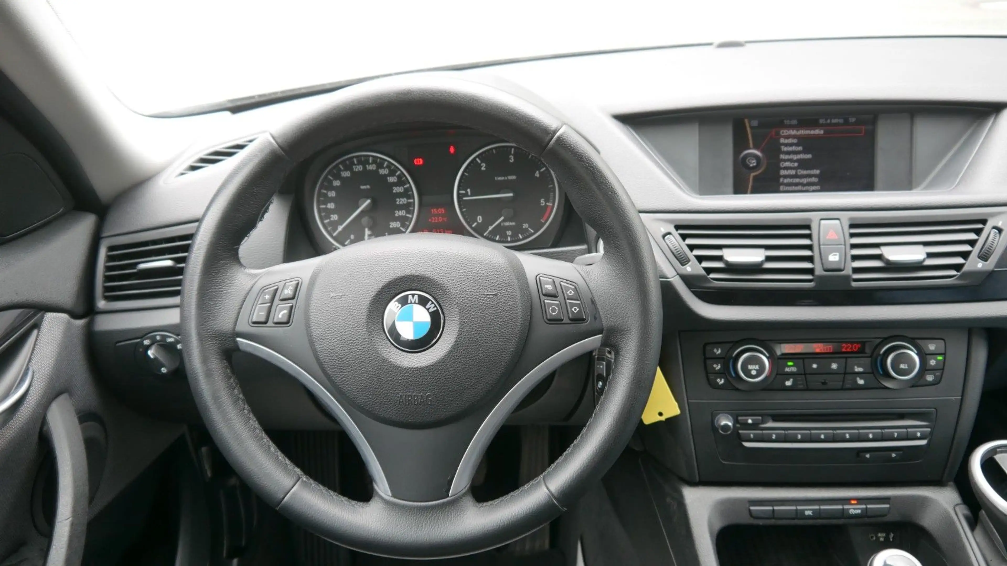 BMW X1 sDrive18d — photo 10