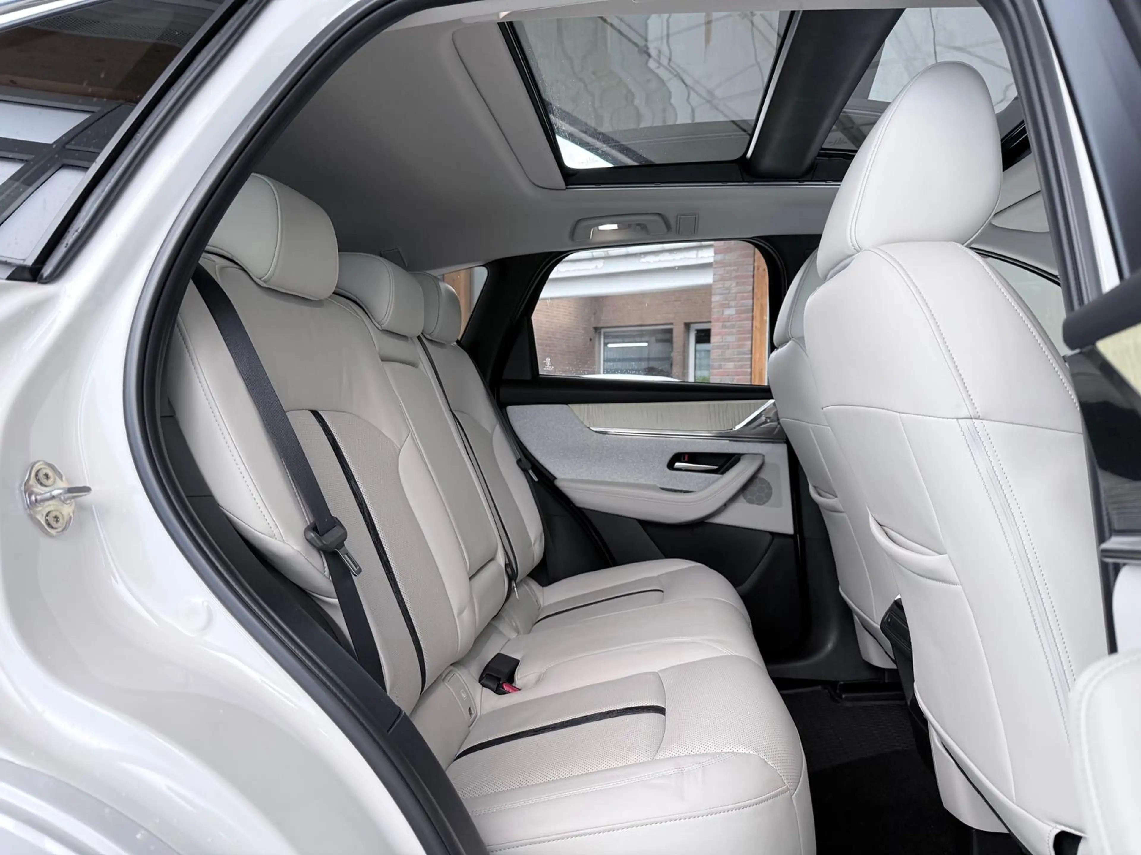Mazda CX-60 Takumi Hybrid AWD-Pano/360/AHK/CarPlay — photo 11