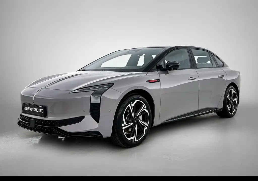 Hongqi EH7