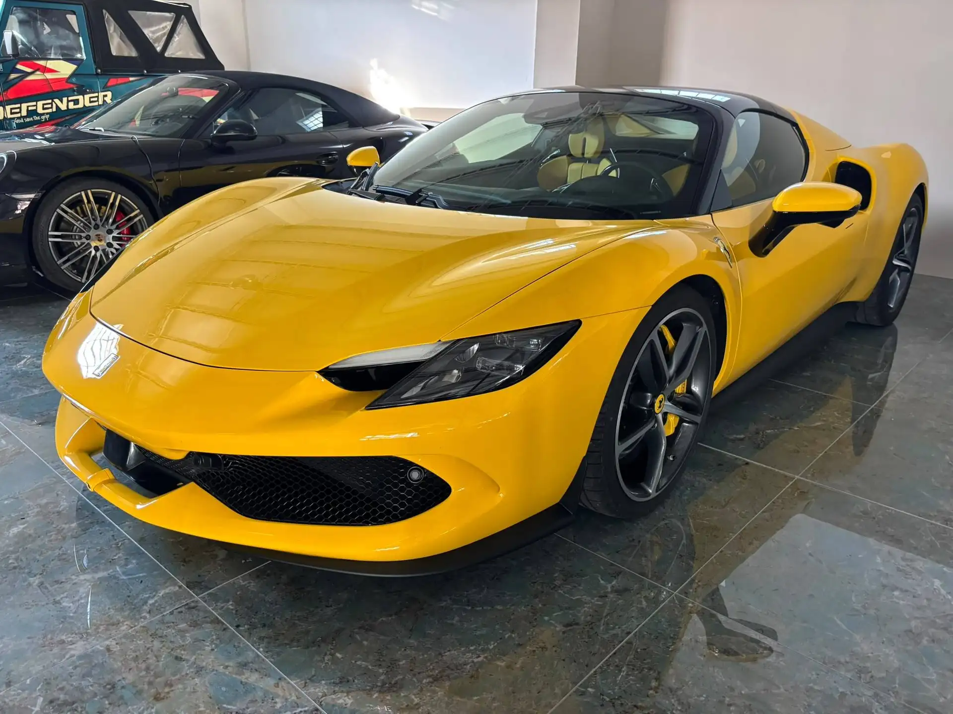 페라리 296 GTS 2025 노랑 사진 1