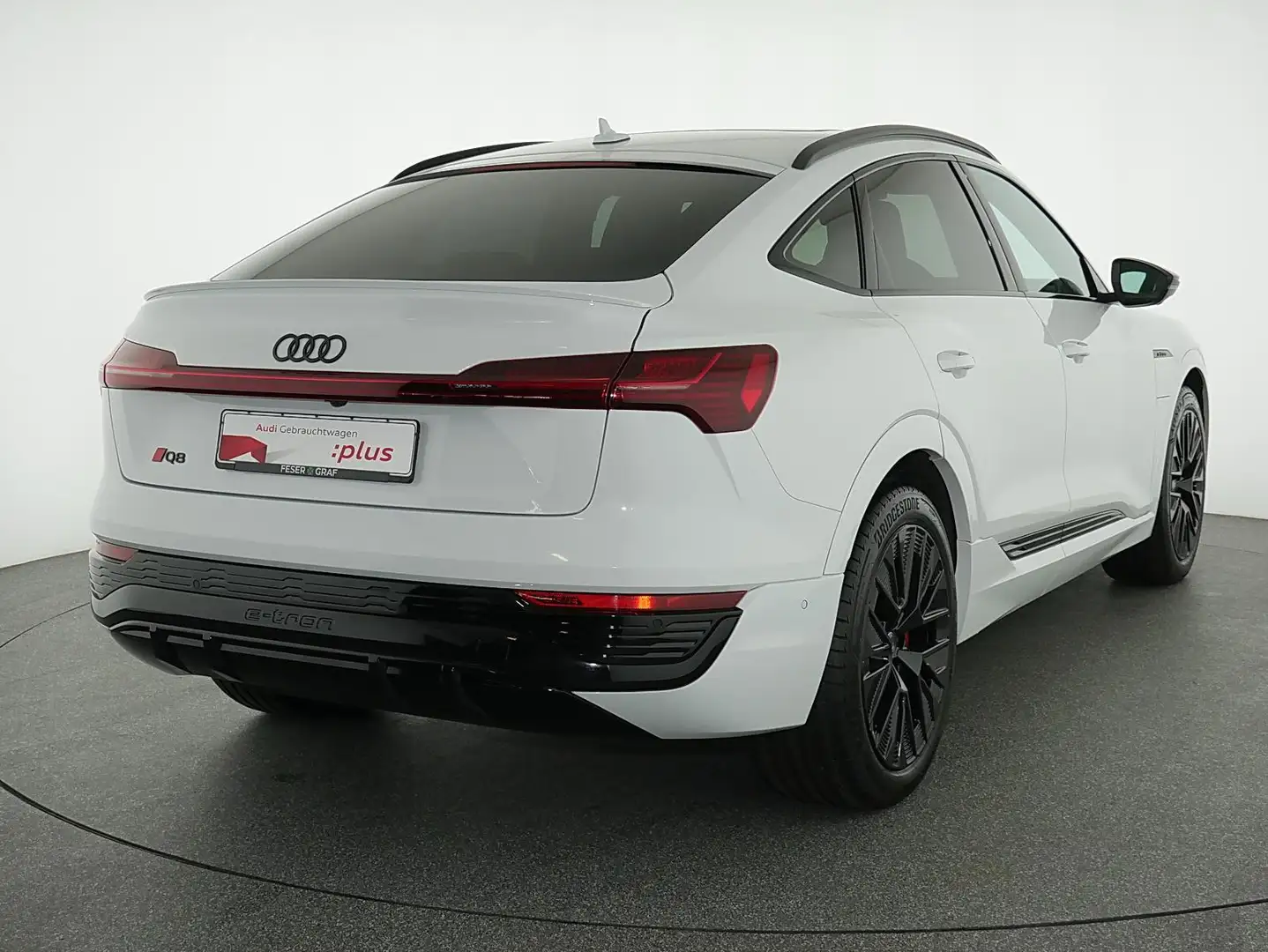 Audi Q8 e-tron Sportback 55 e-tron S Line Pano,HUD,B&O,AHK,Leder, Blanc - 2
