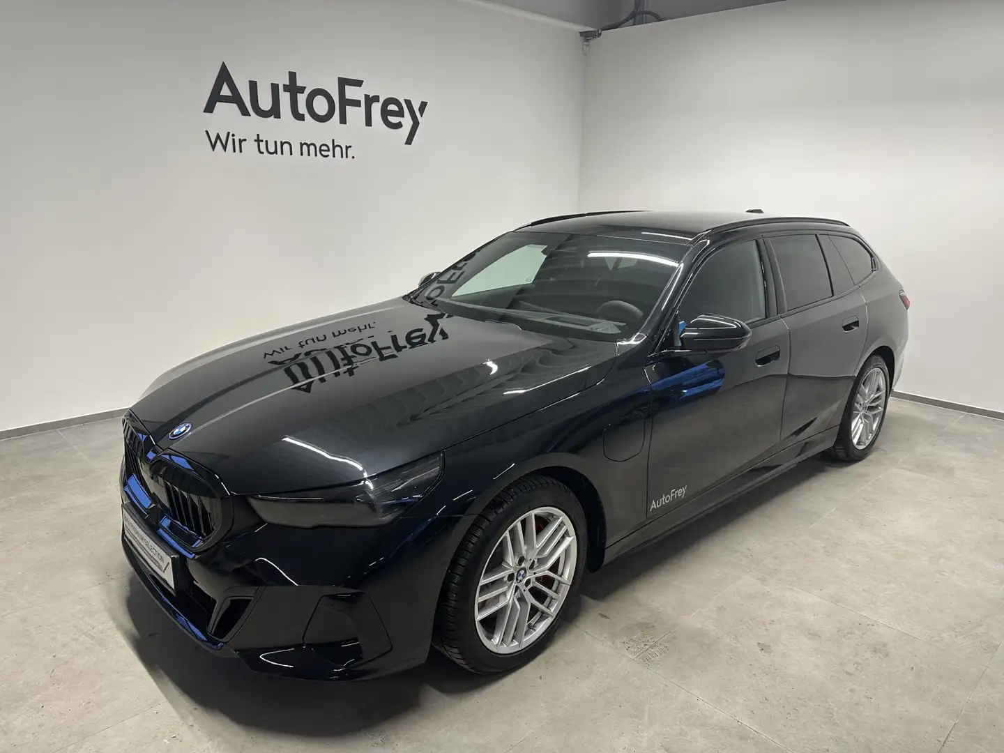 BMW 550 e xDrive Schwarz - 1