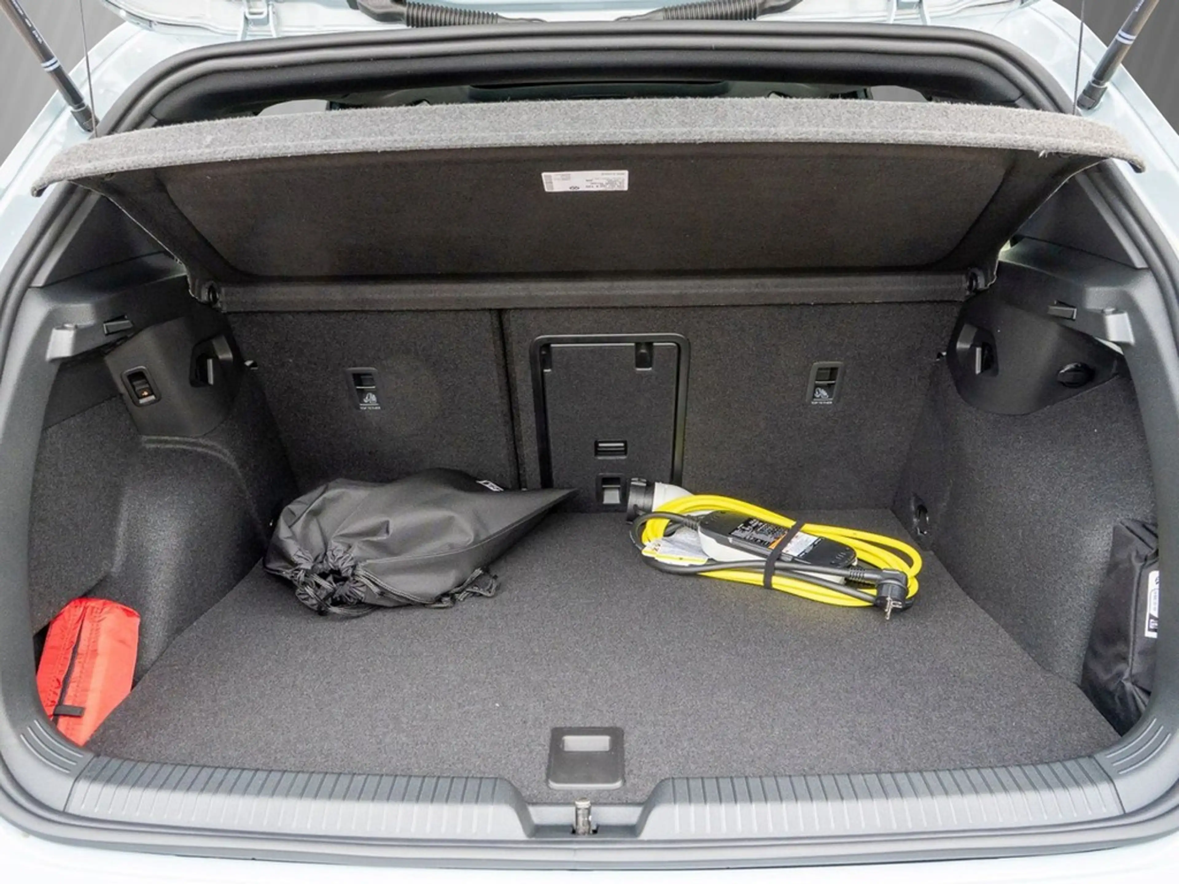 Volkswagen Golf GTE 1.5 TSI eHybrid AHK — photo 7