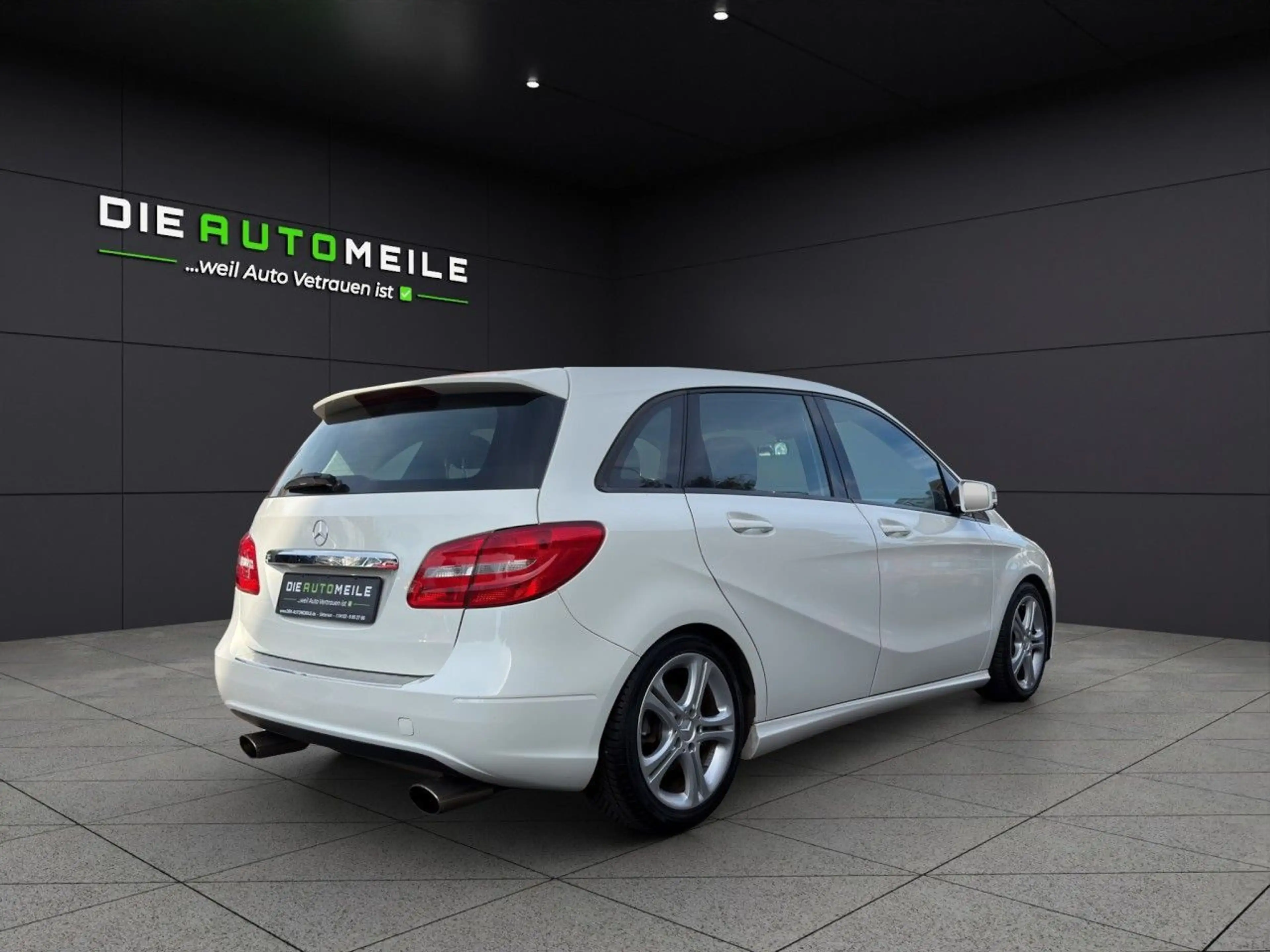 Mercedes-Benz B 200 AUT PDC KLIMA SHZG Sport Fahrwerk — photo 6