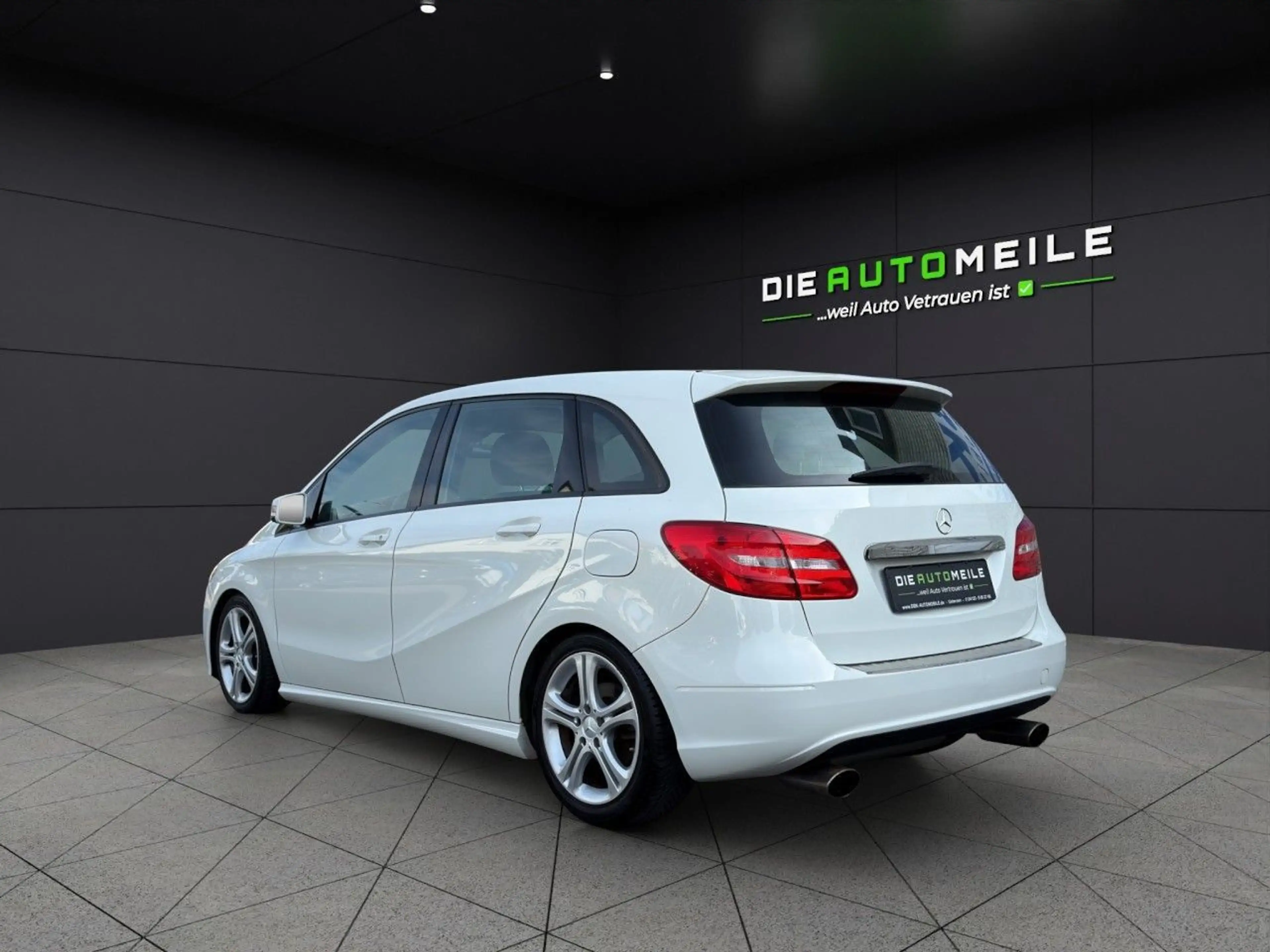 Mercedes-Benz B 200 AUT PDC KLIMA SHZG Sport Fahrwerk — photo 4