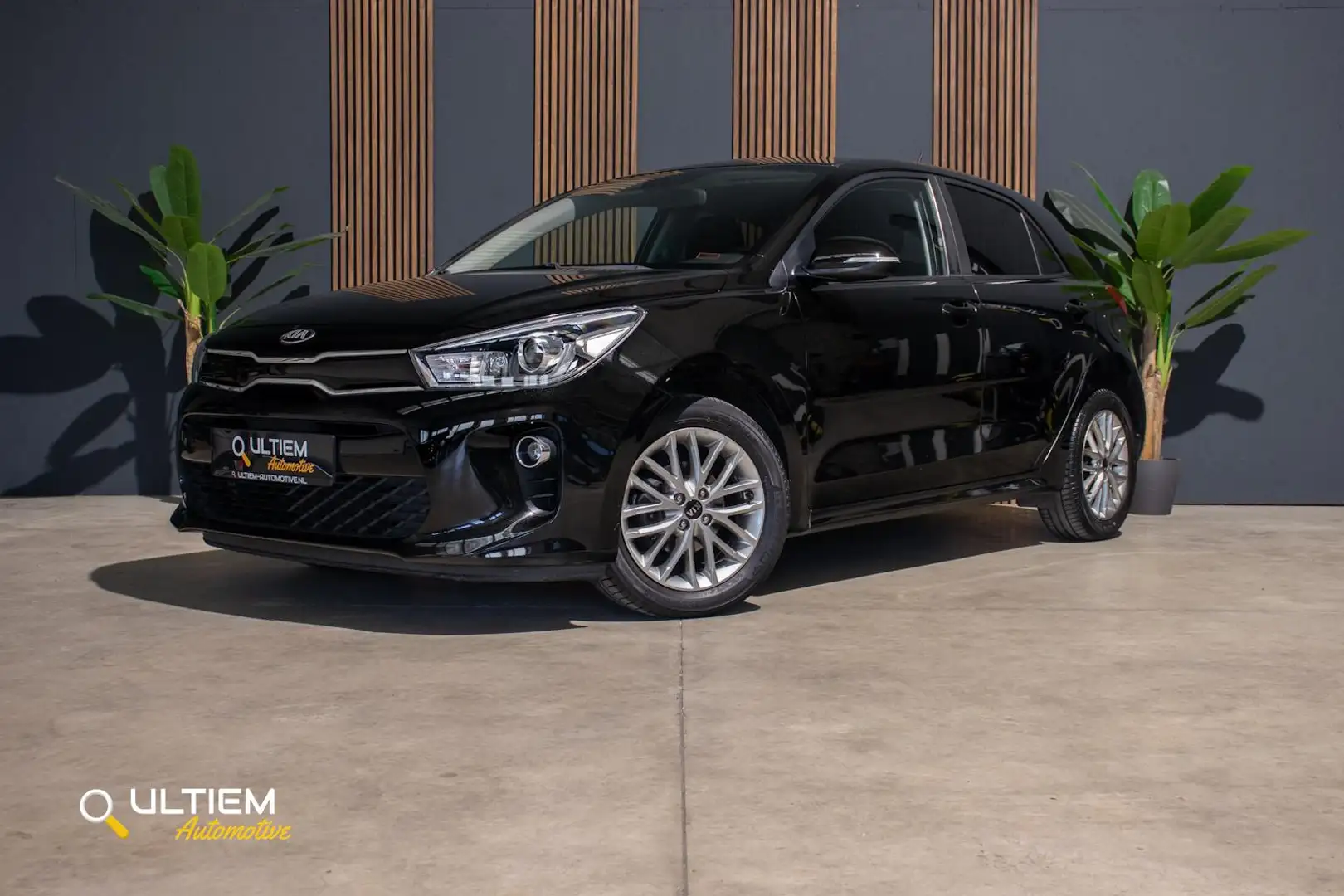 Kia Rio 1.2 CVVT ExecutiveLine 2018 | CARPLAY*1E EIGENAAR Schwarz - 1