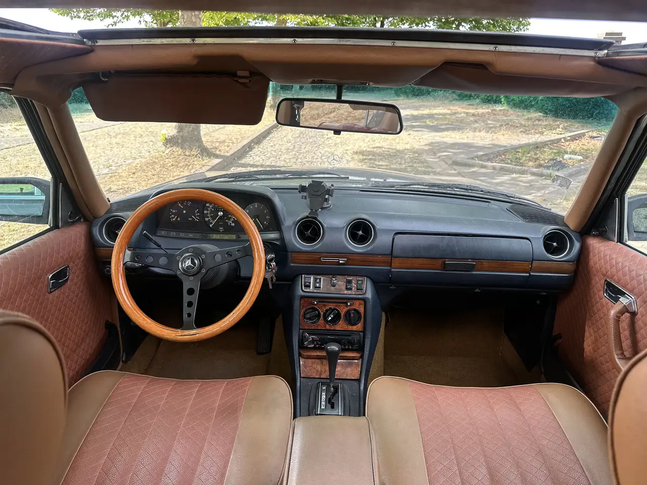 Mercedes-Benz Baureihe 123 American Edition, foto 10