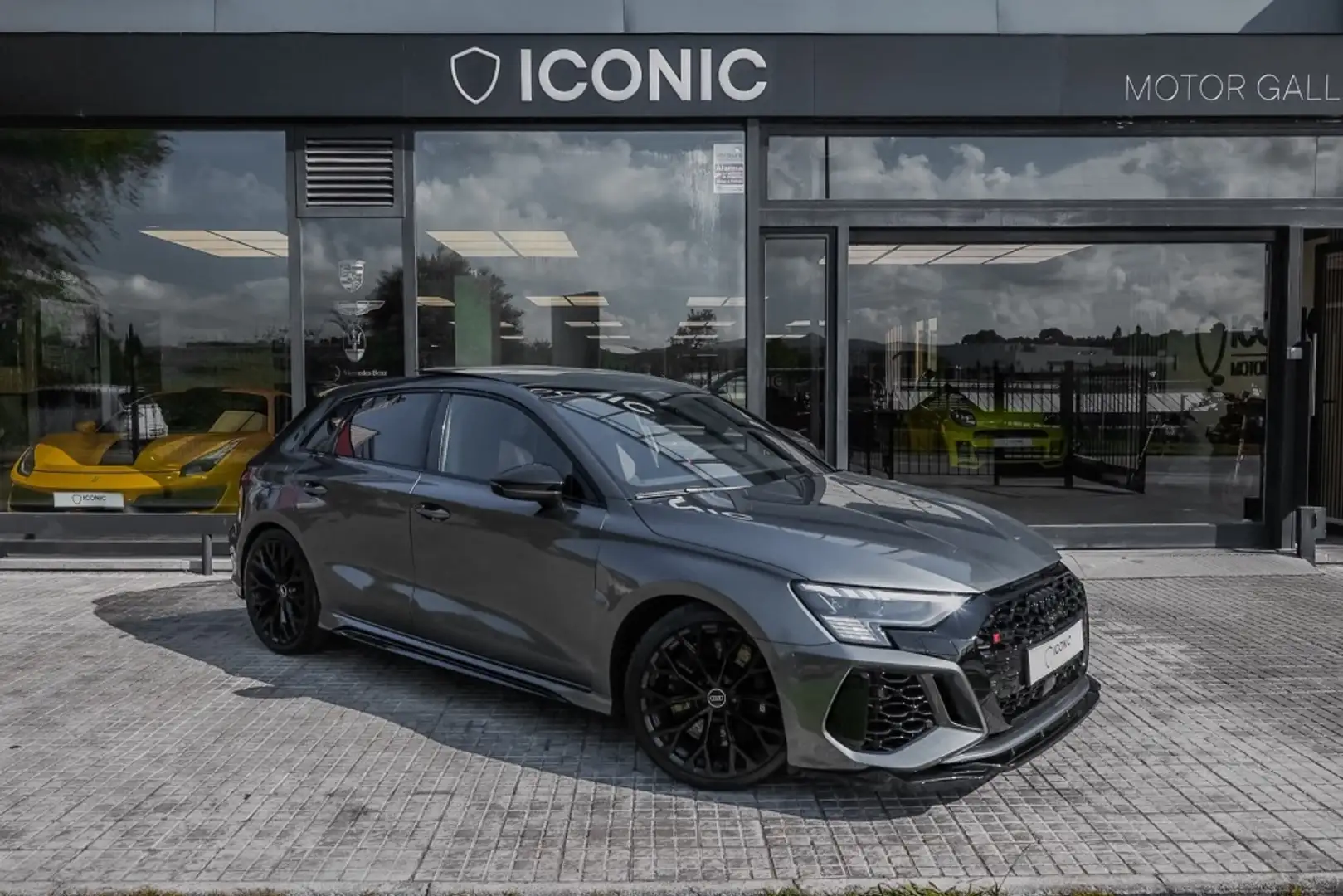 Audi RS3 Sportback quattro S tronic 294kW Gris - 1