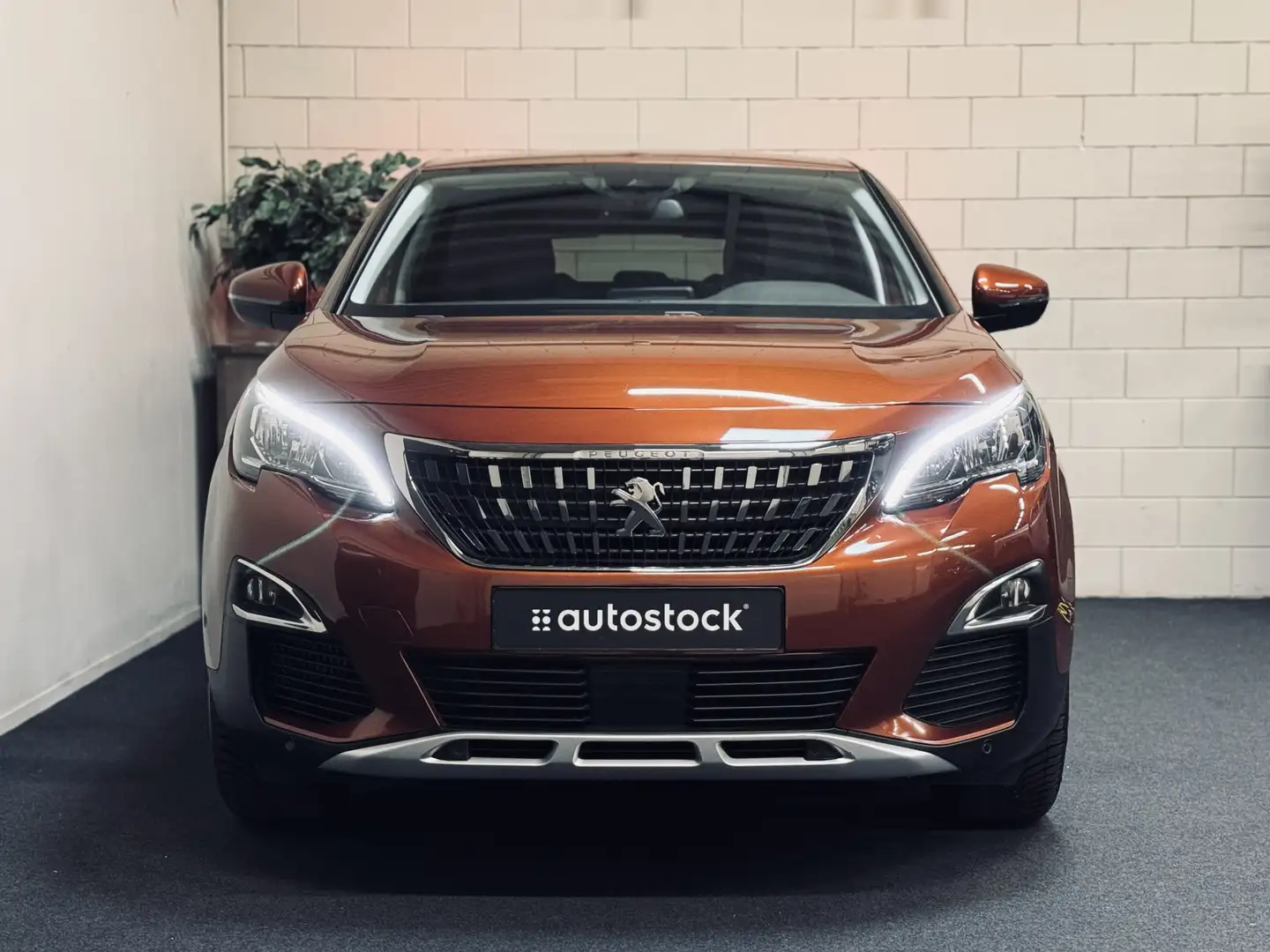 Peugeot 3008 1.2 PureTech Allure | Keyless | Camera | Navi Marrón - 2