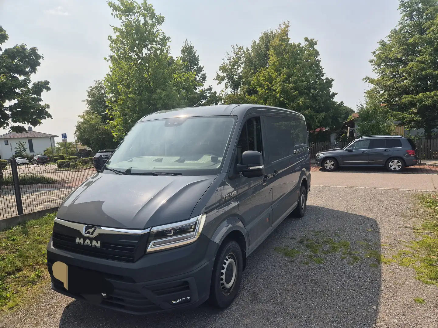 MAN TGE 3.140 Grau - 1