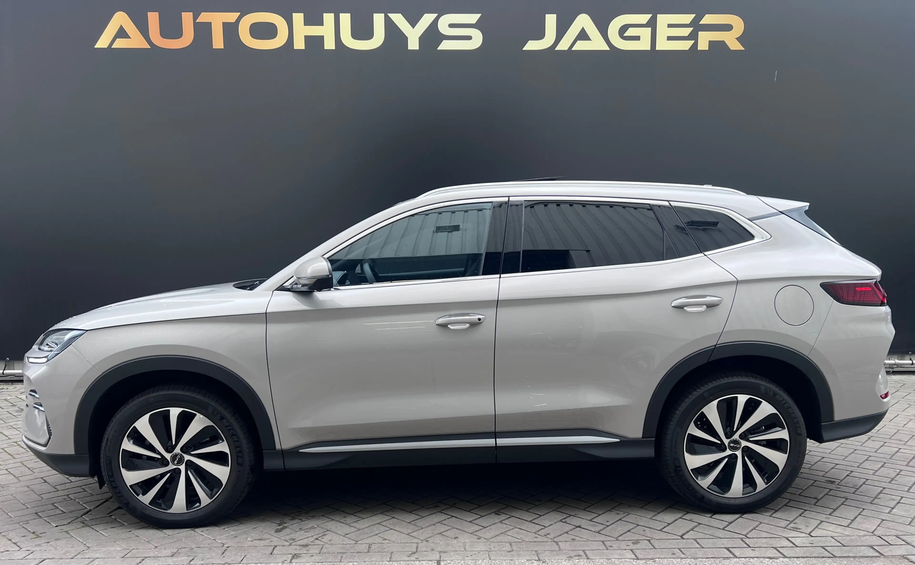 BYD Seal U 1.5 T DM-i AWD Design - Pano HUD Ventilatie ACC Me — photo 2