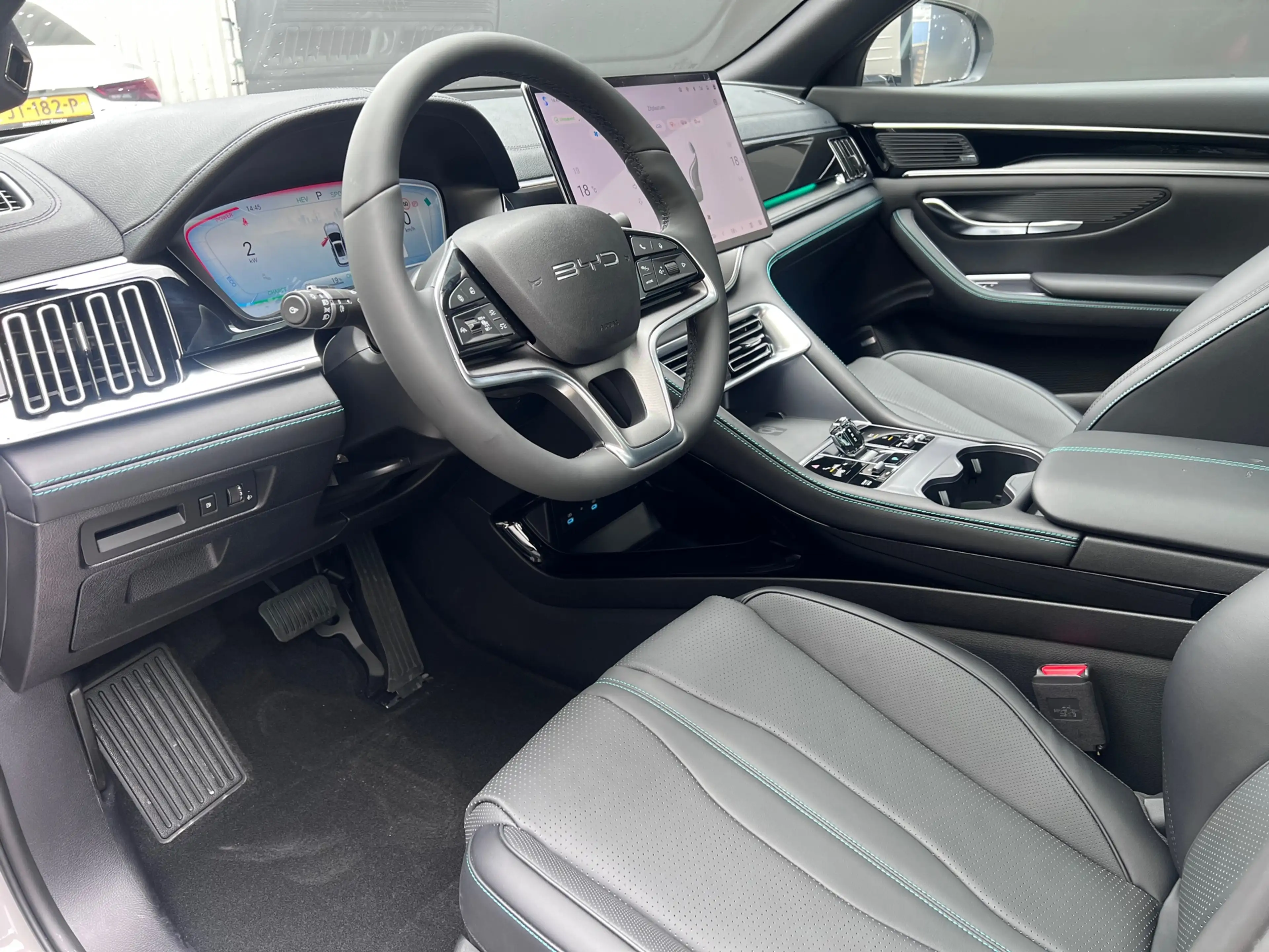 BYD Seal U 1.5 T DM-i AWD Design - Pano HUD Ventilatie ACC Me — photo 10