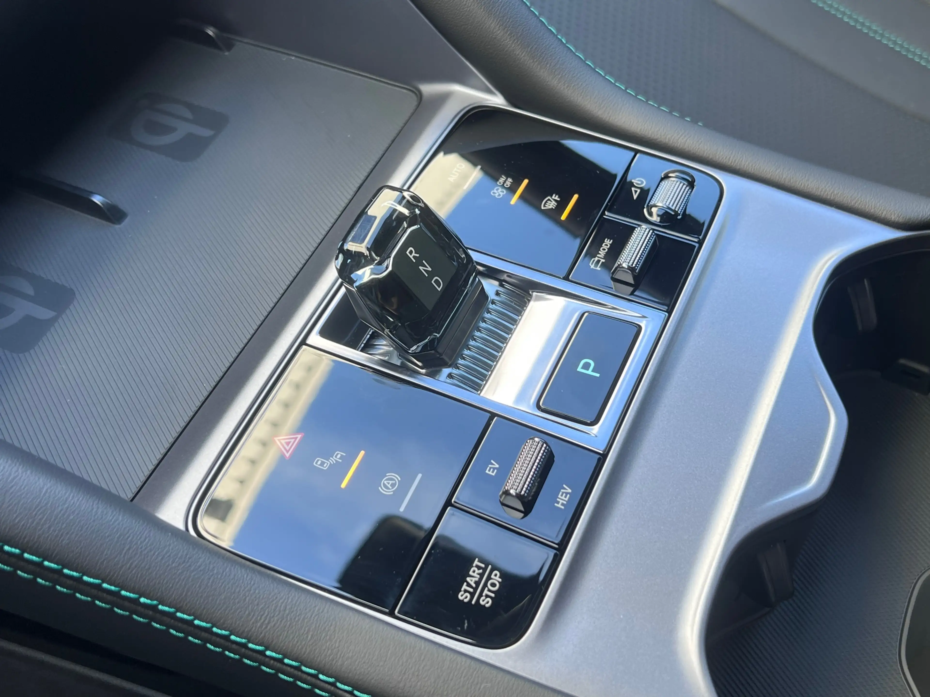 BYD Seal U 1.5 T DM-i AWD Design - Pano HUD Ventilatie ACC Me — photo 49