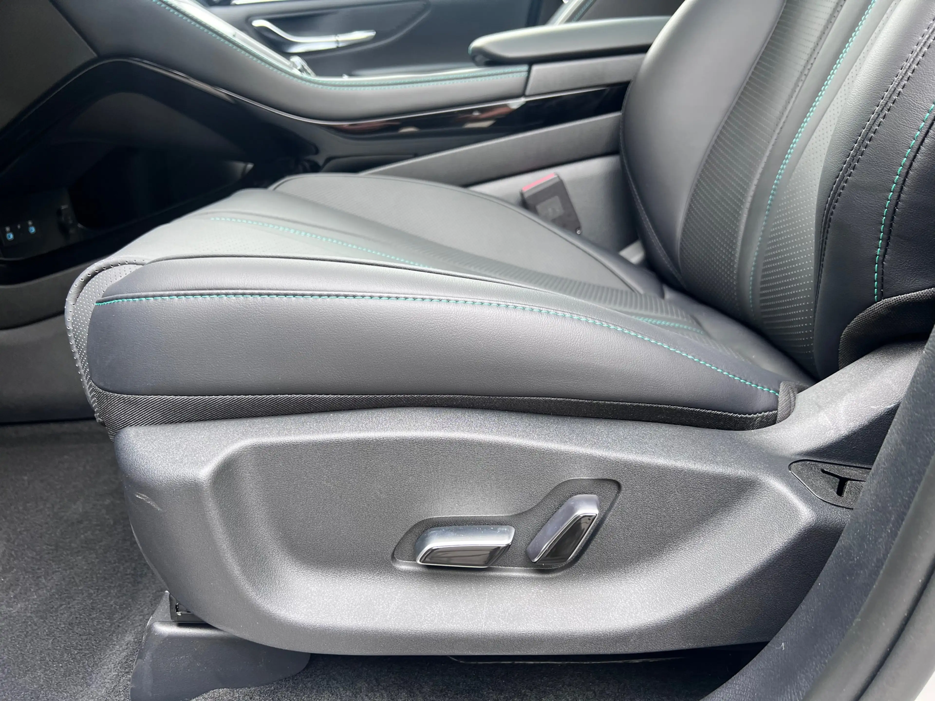 BYD Seal U 1.5 T DM-i AWD Design - Pano HUD Ventilatie ACC Me — photo 26