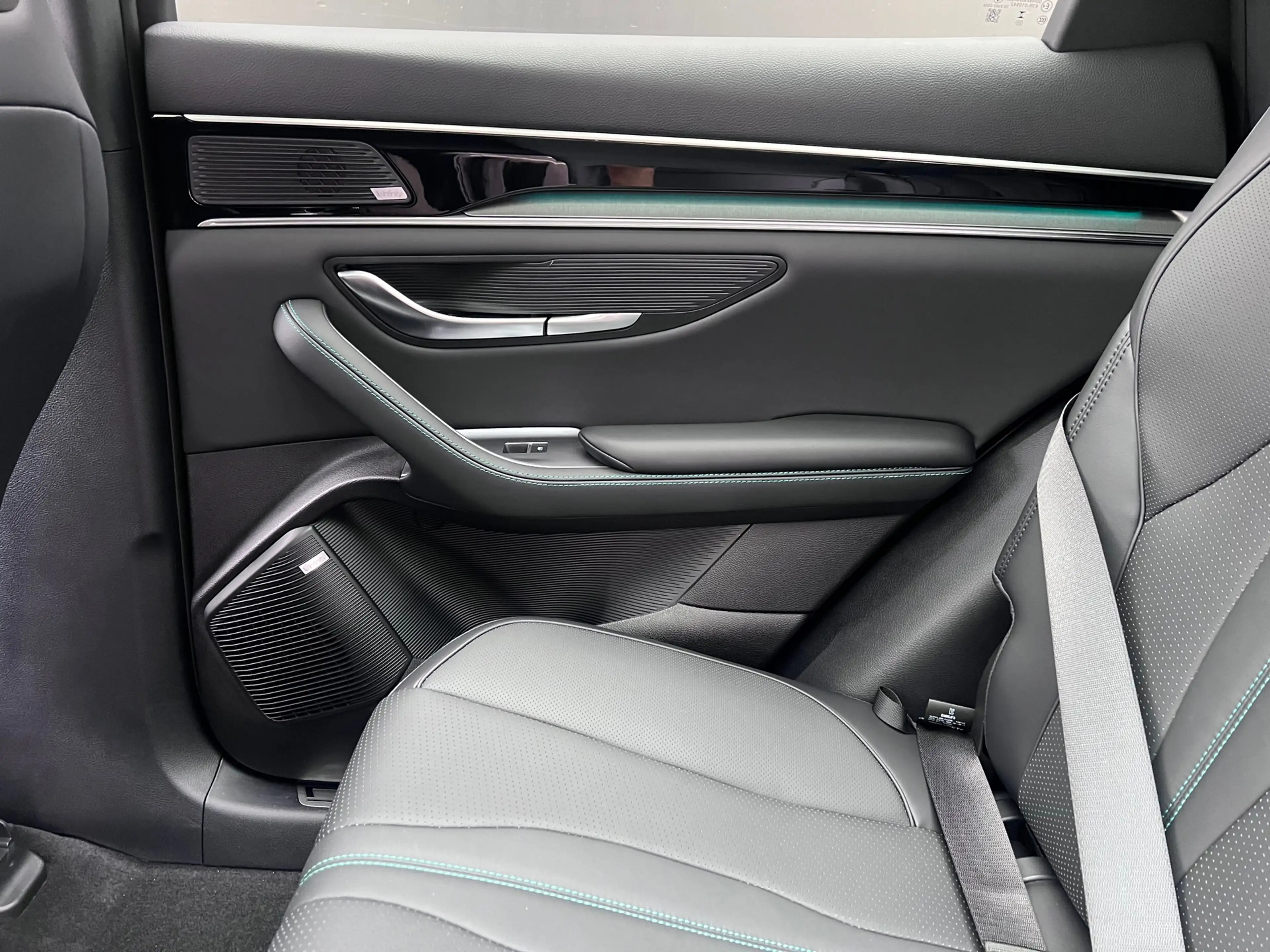 BYD Seal U 1.5 T DM-i AWD Design - Pano HUD Ventilatie ACC Me — photo 20