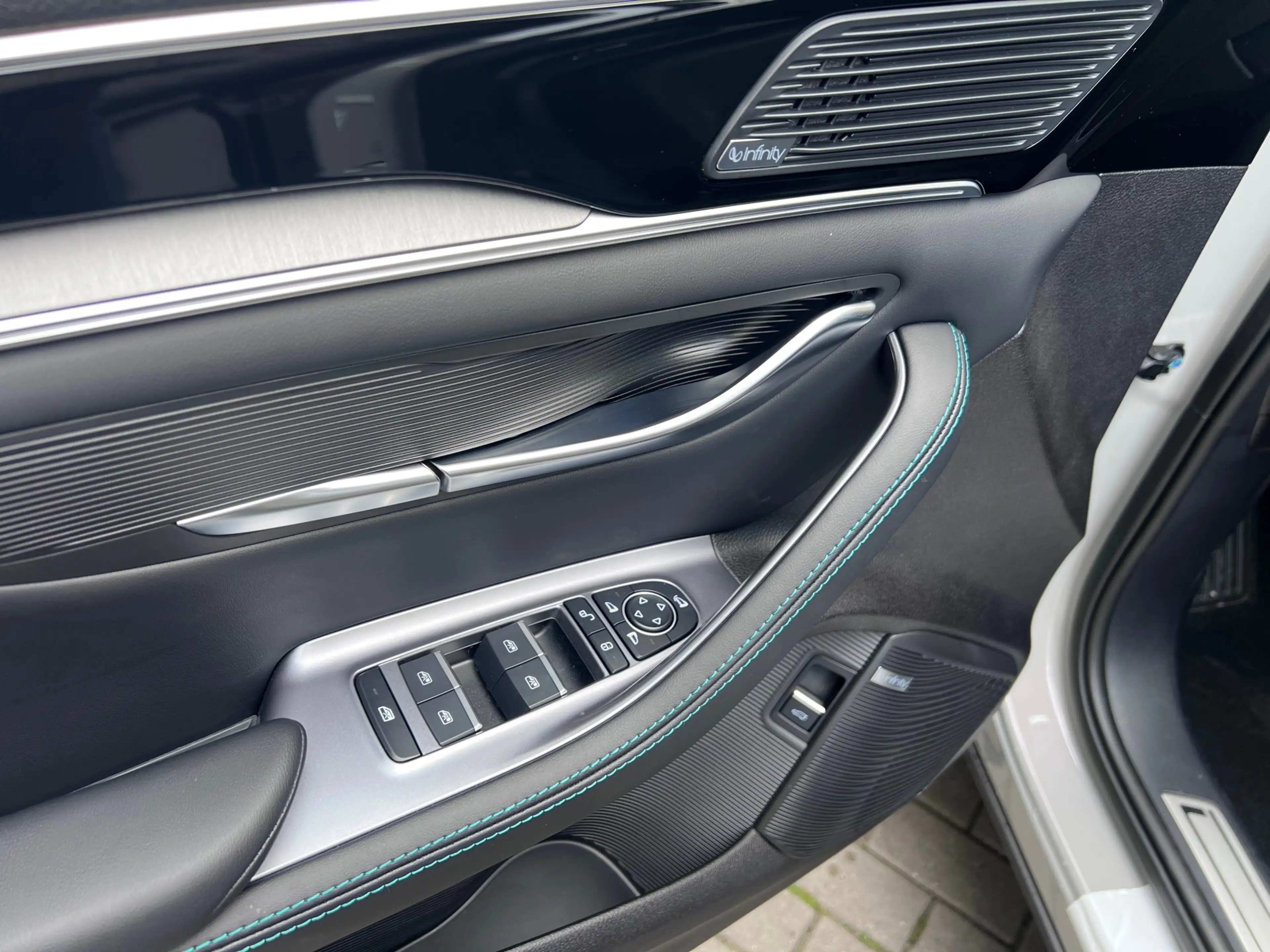 BYD Seal U 1.5 T DM-i AWD Design - Pano HUD Ventilatie ACC Me — photo 34