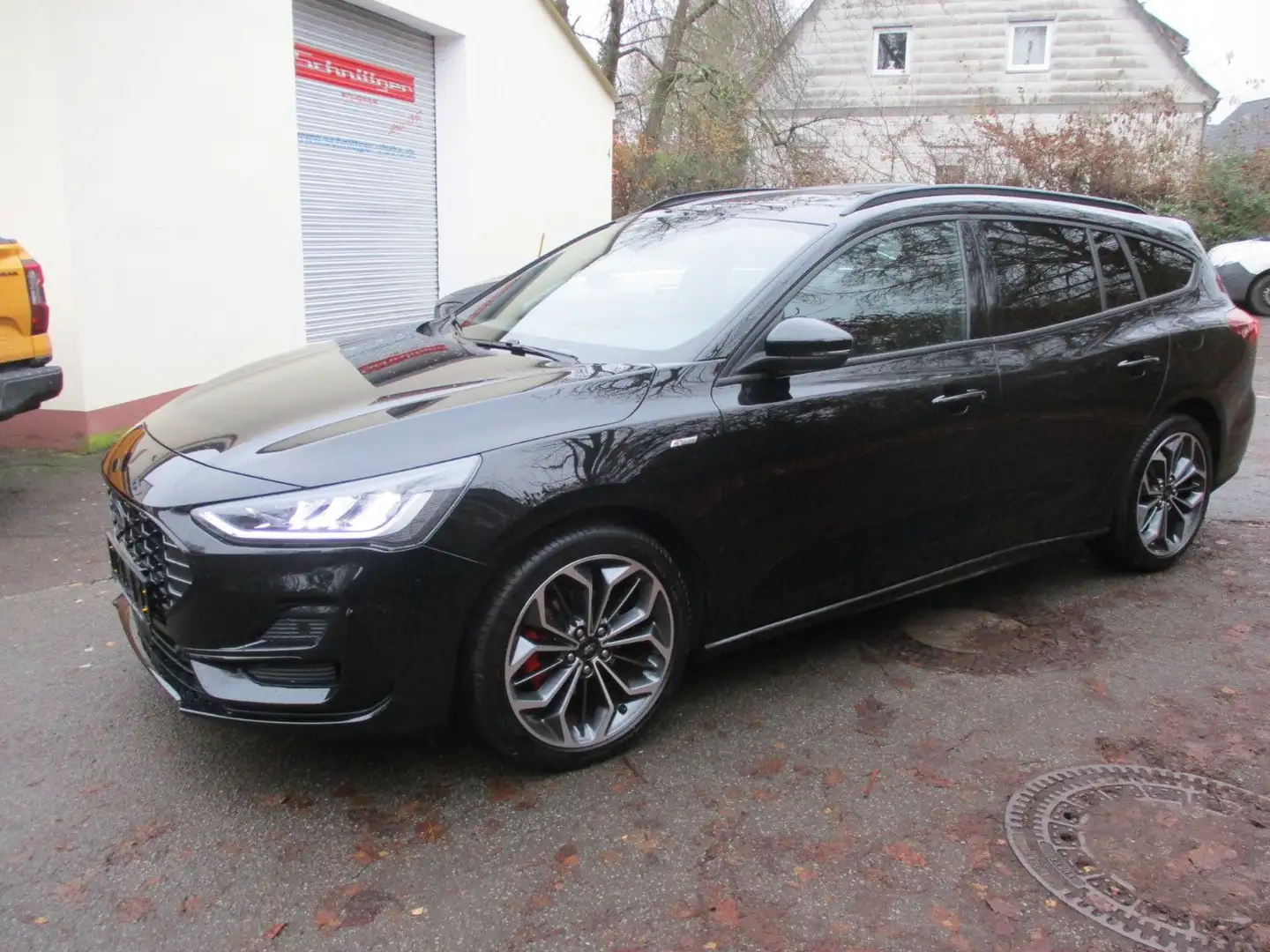 Ford Focus Turnier ST-Line Style + Navi Schwarz - 1