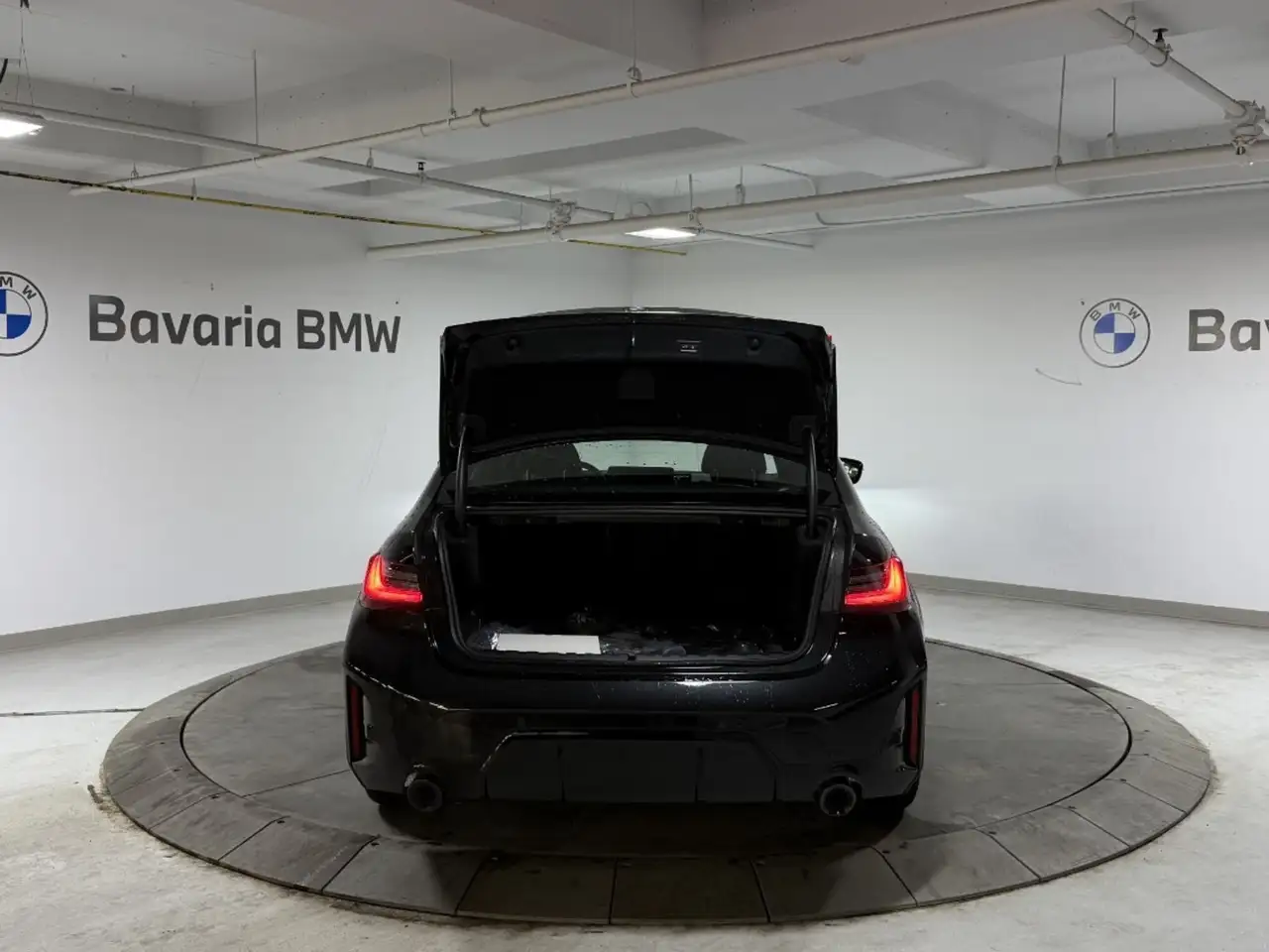BMW 3 Series снимка BMW 3 Series
