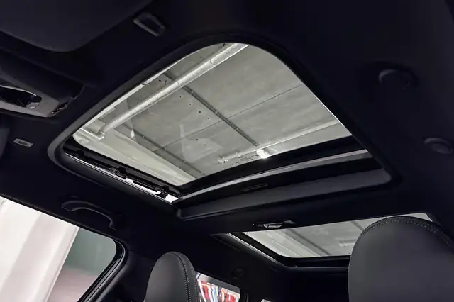 MINI Hatch view 9