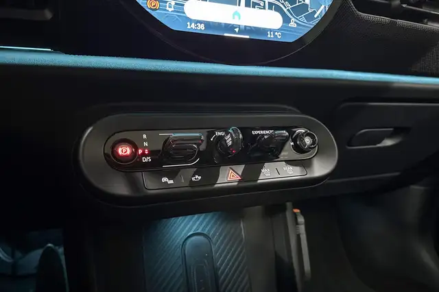 MINI Hatch view 13