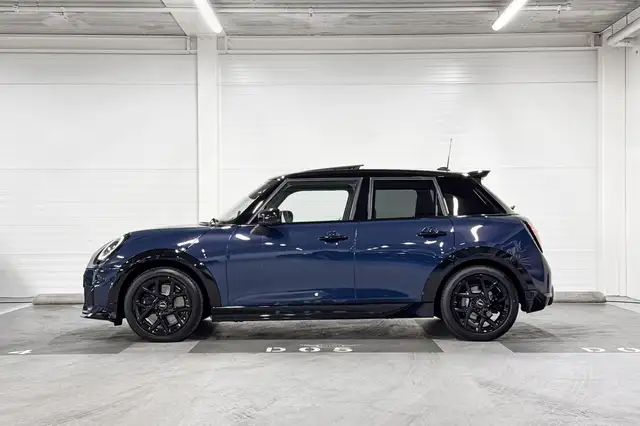 MINI Hatch view 2
