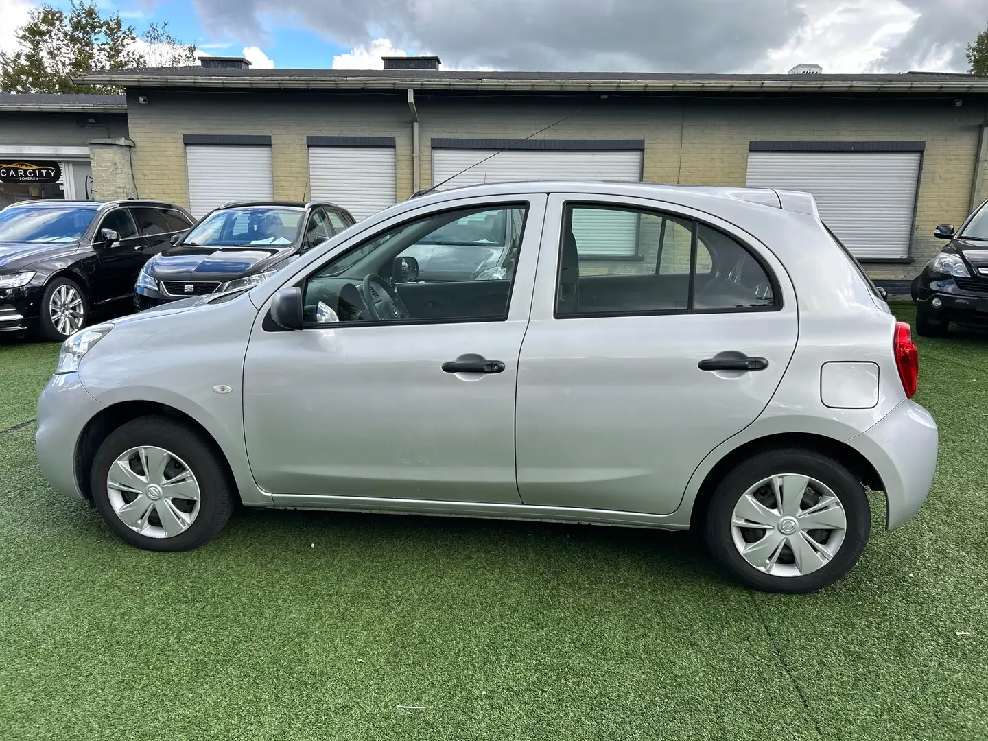 Nissan Micra 1.2i Visia Pack Gris - 2