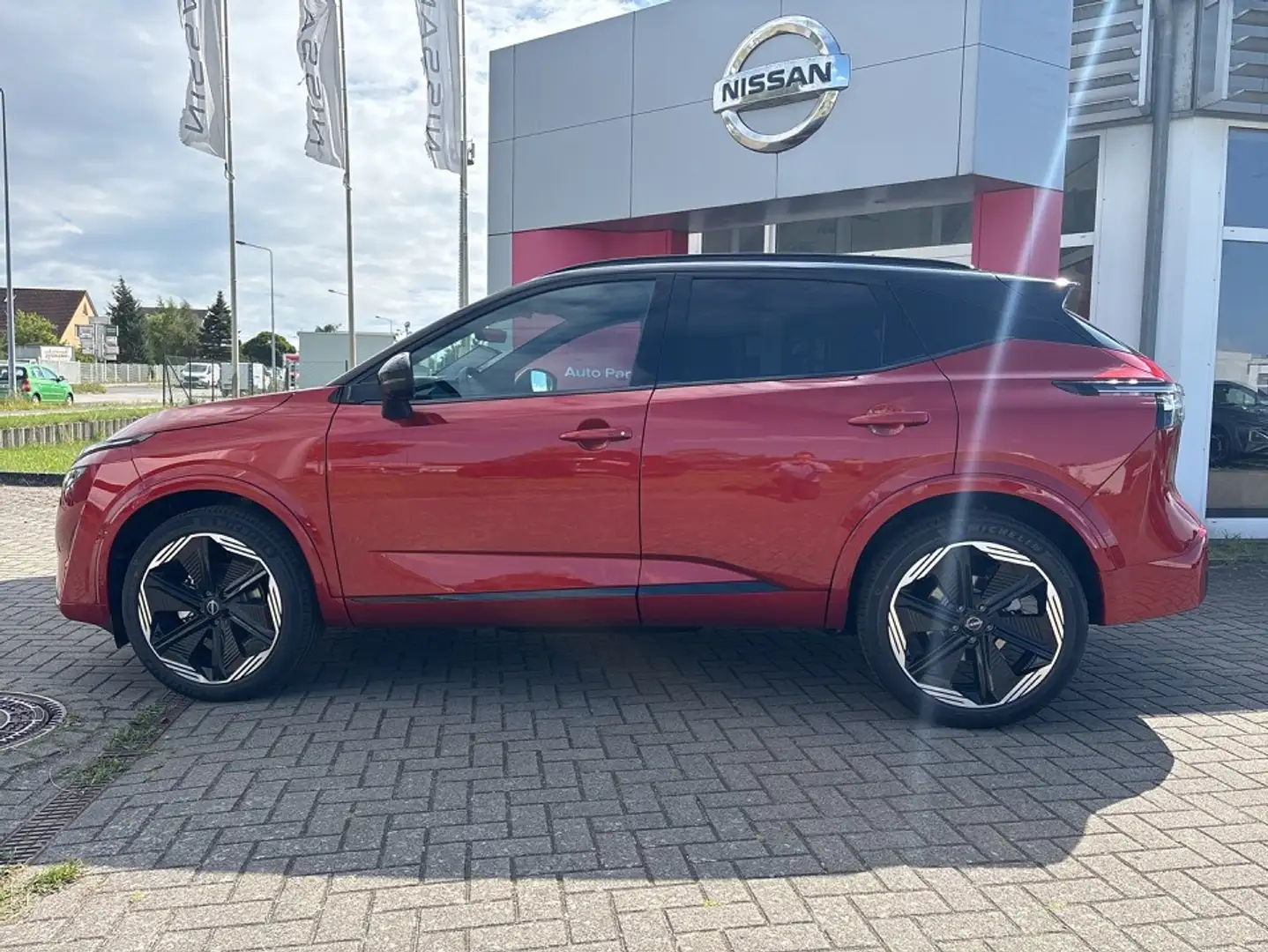 Nissan Qashqai 1.3 DIG-T MHEV 158PS Xtronic N-Design Komfort plus Rojo - 2
