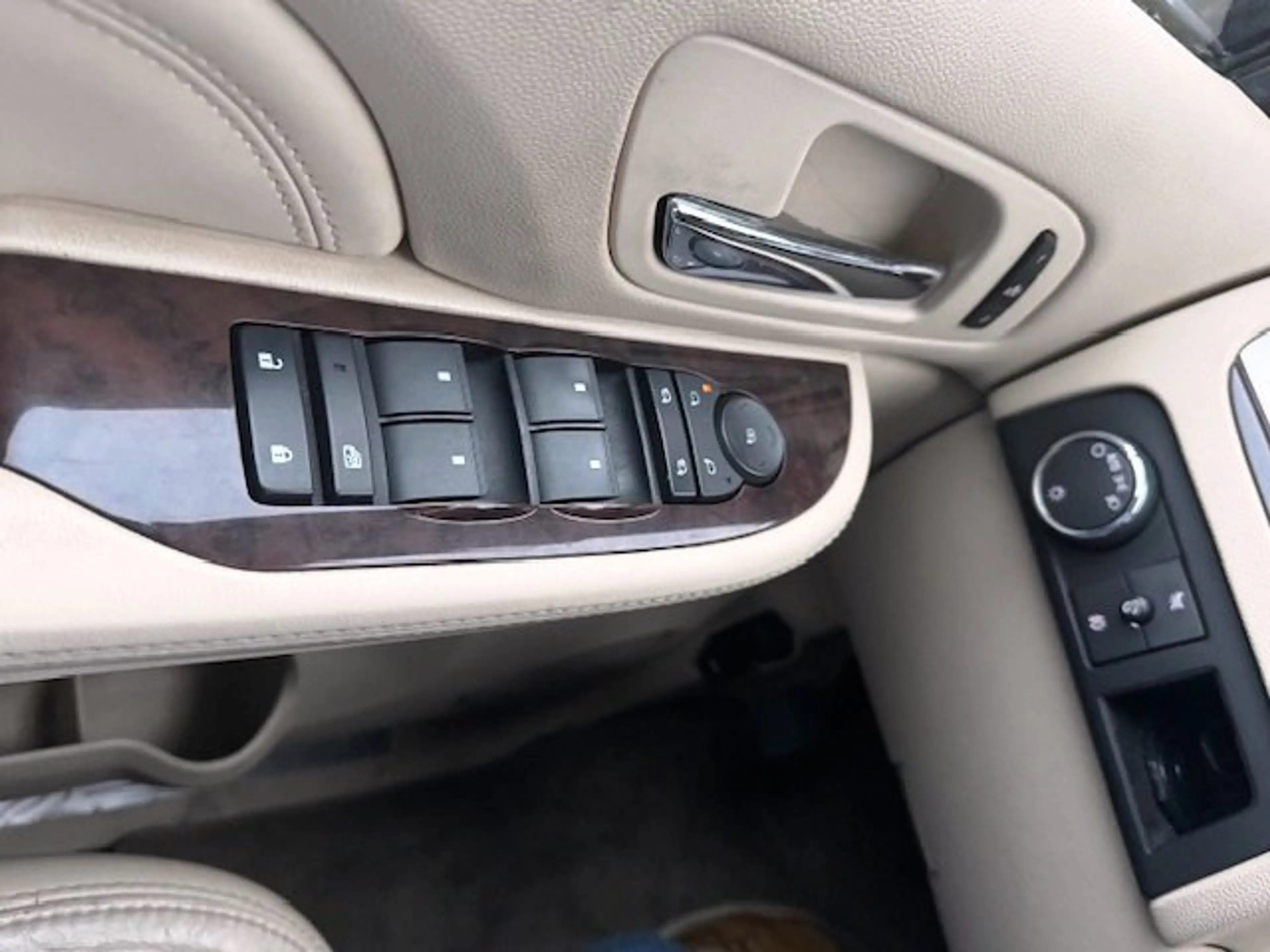 Cadillac Escalade Escalade 6.0 V8 — photo 12