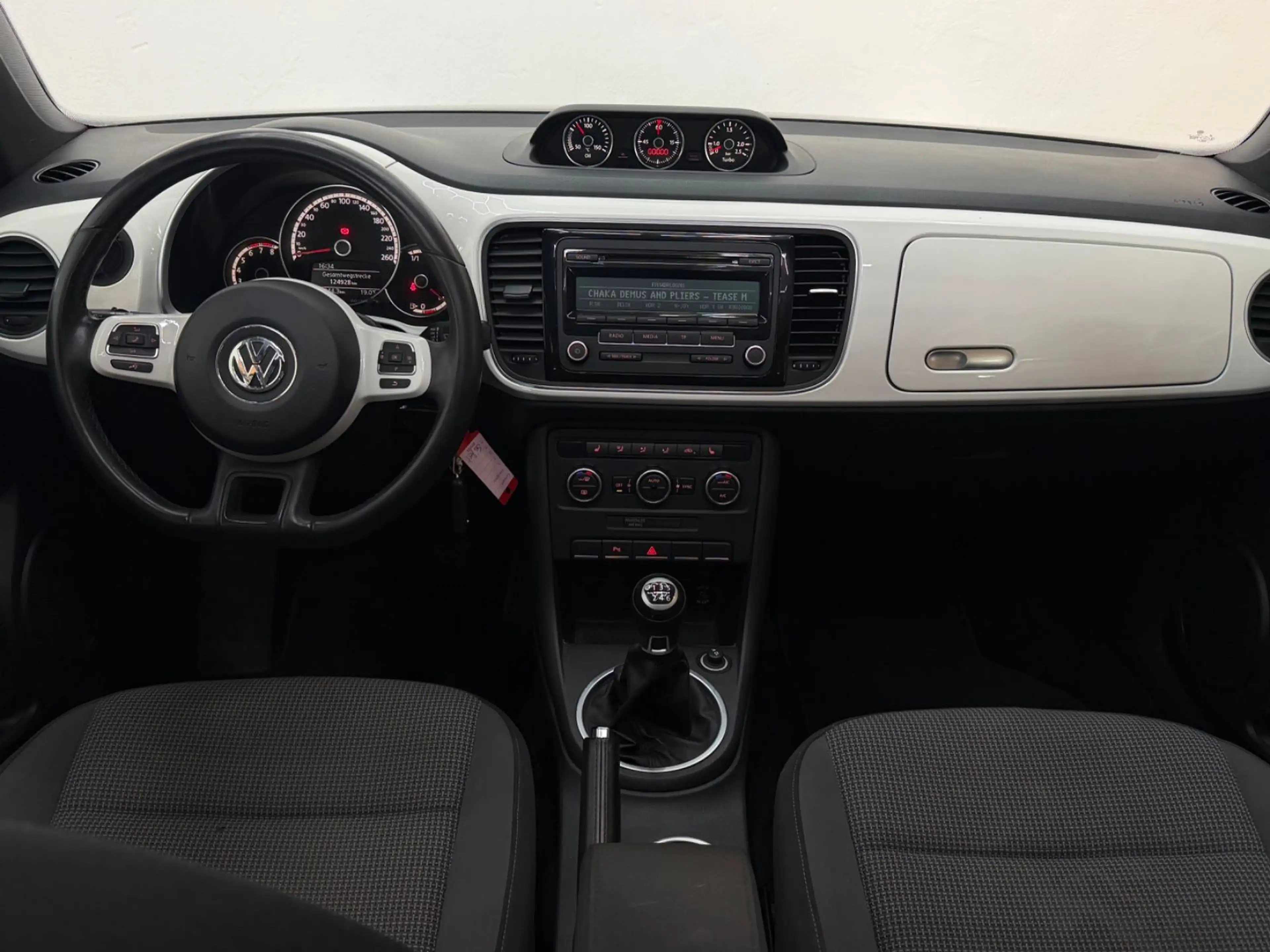 Volkswagen Beetle Lim. Design|Pano|Bi-Xenon|Temp|SHZ|PDC| — photo 10