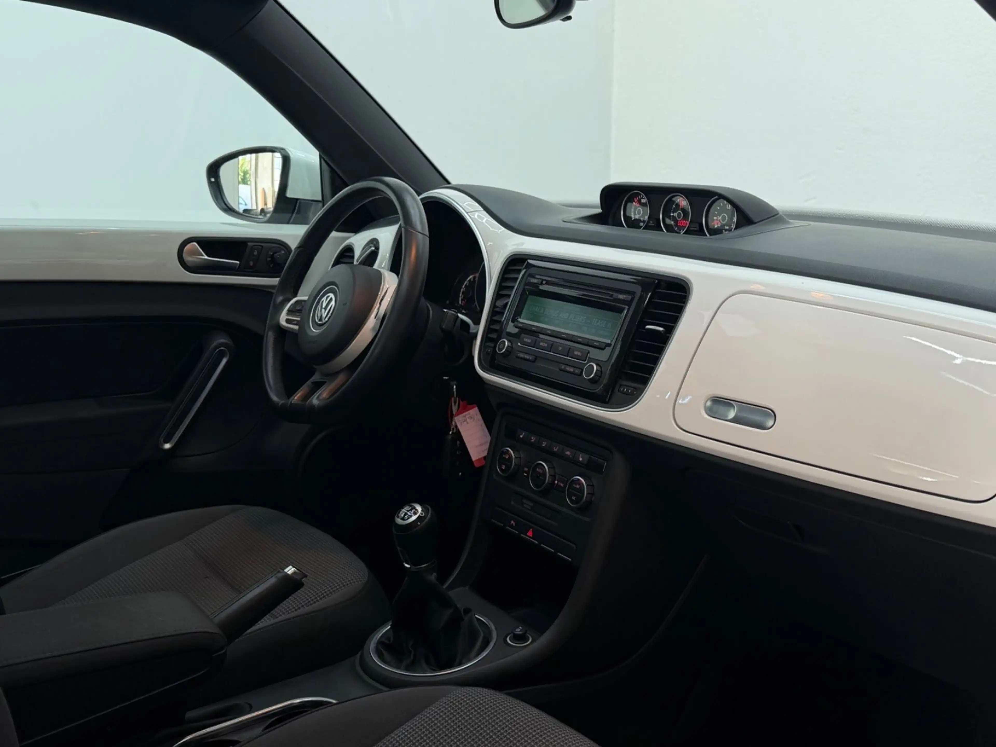 Volkswagen Beetle Lim. Design|Pano|Bi-Xenon|Temp|SHZ|PDC| — photo 11