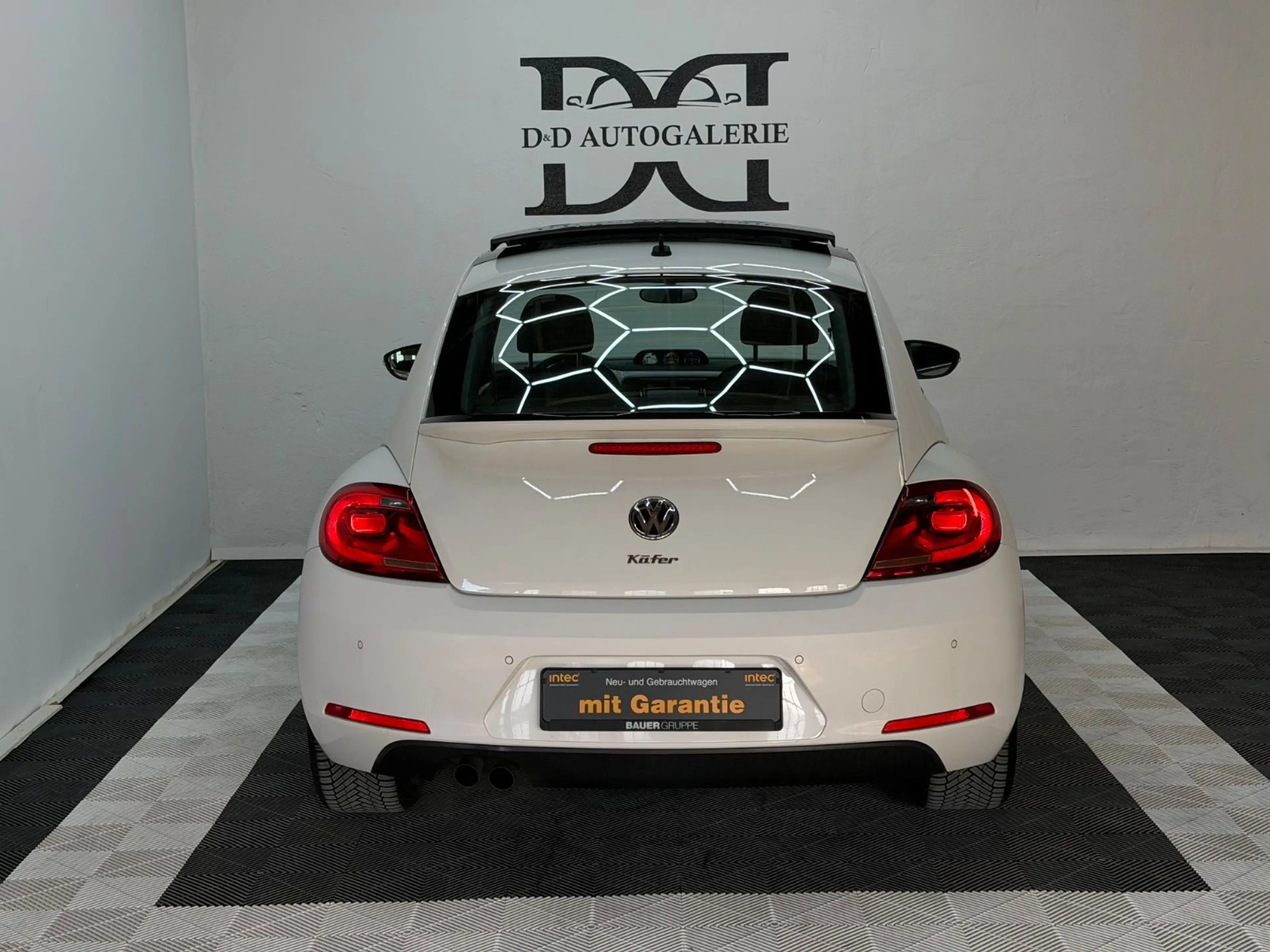 Volkswagen Beetle Lim. Design|Pano|Bi-Xenon|Temp|SHZ|PDC| — photo 6
