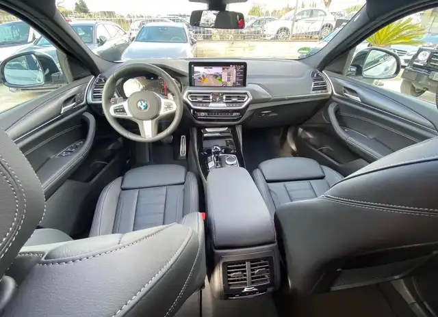 BMW X4 view 10