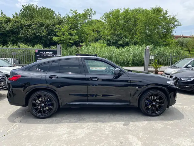 BMW X4 view 7